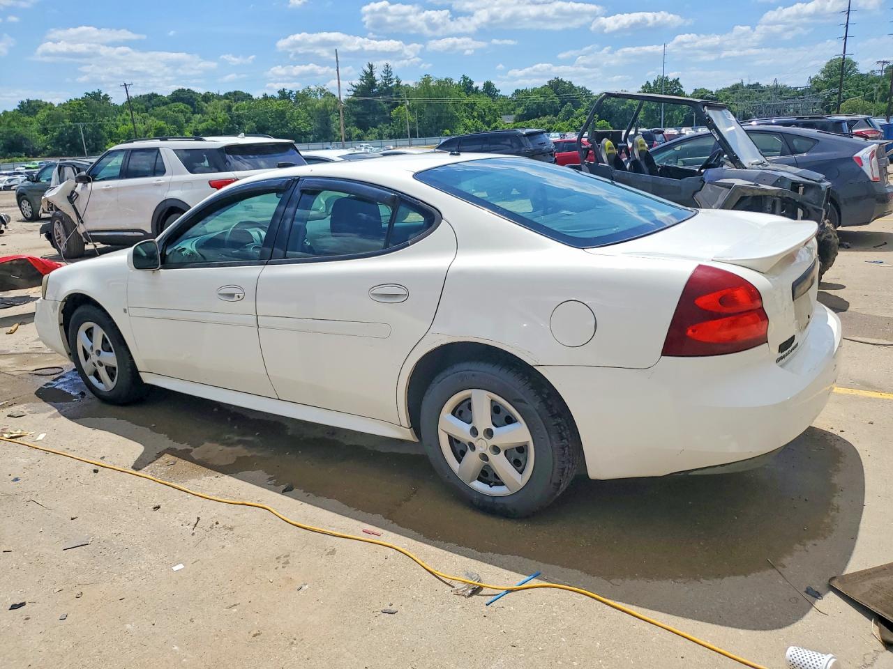2008 Pontiac Grand Prix White vin: 2G2WP552181170904