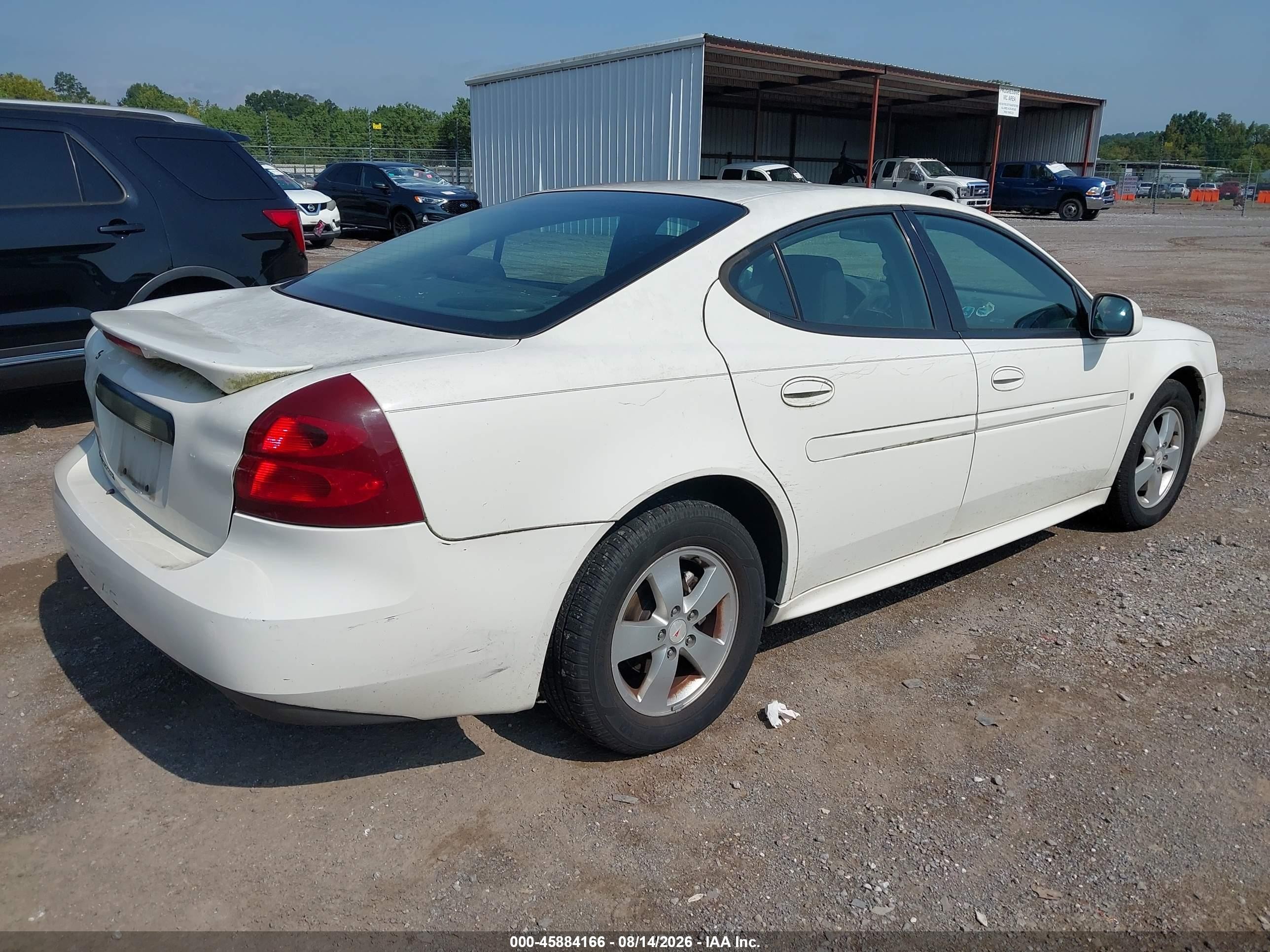 2006 Pontiac Grand Prix   White vin: 2G2WP552261282897