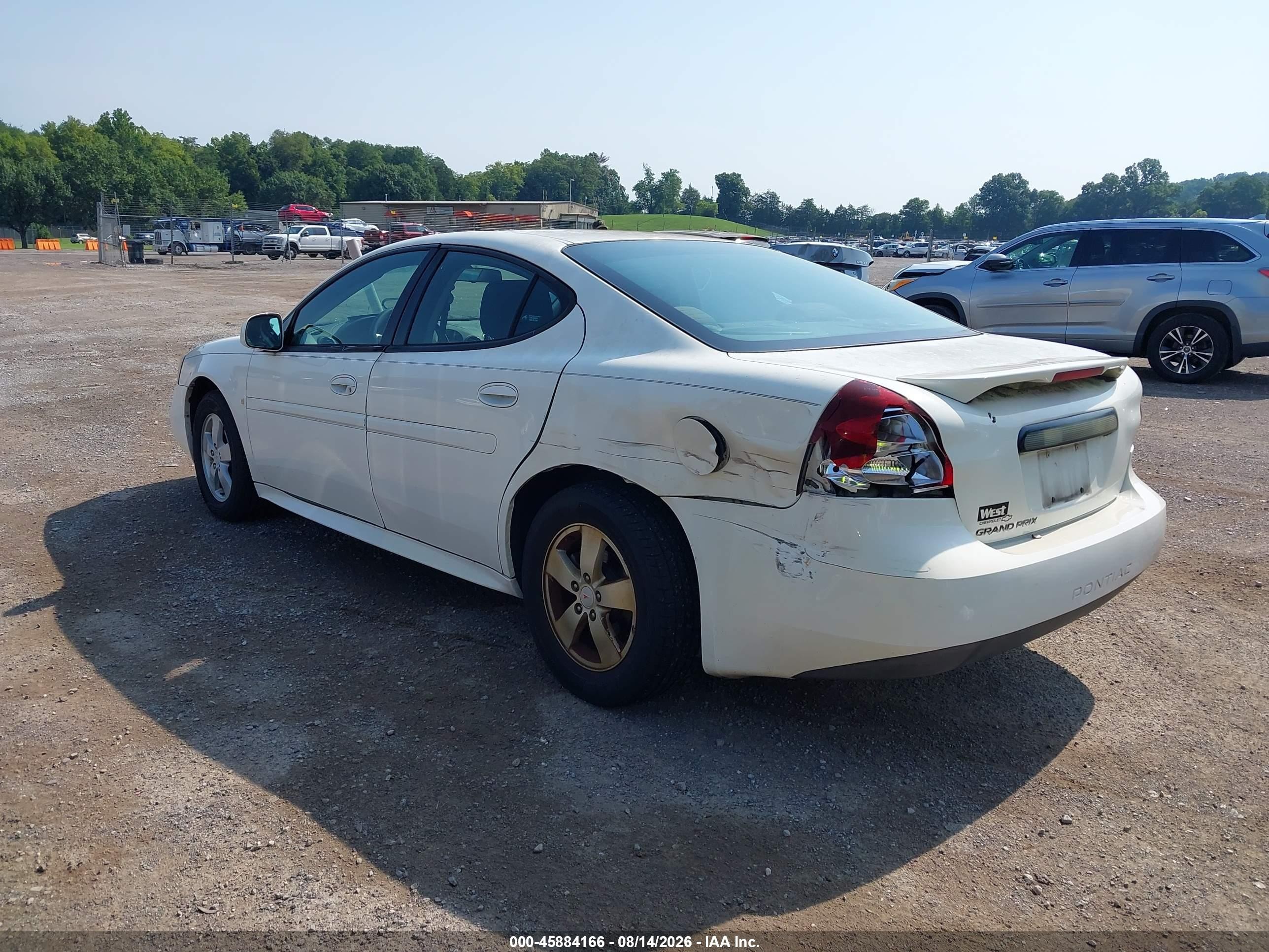 2006 Pontiac Grand Prix   White vin: 2G2WP552261282897