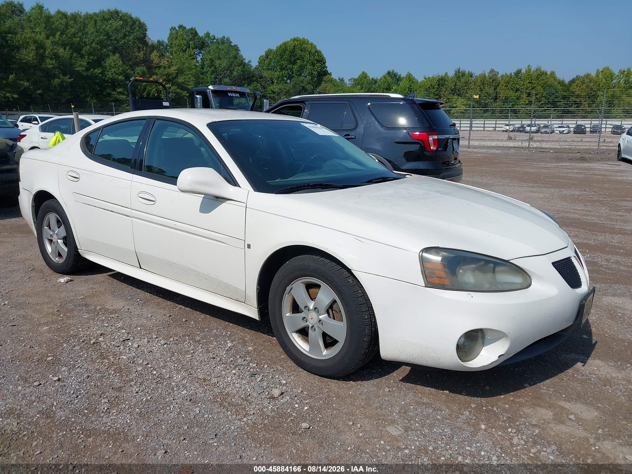 2006 Pontiac Grand Prix   White vin: 2G2WP552261282897