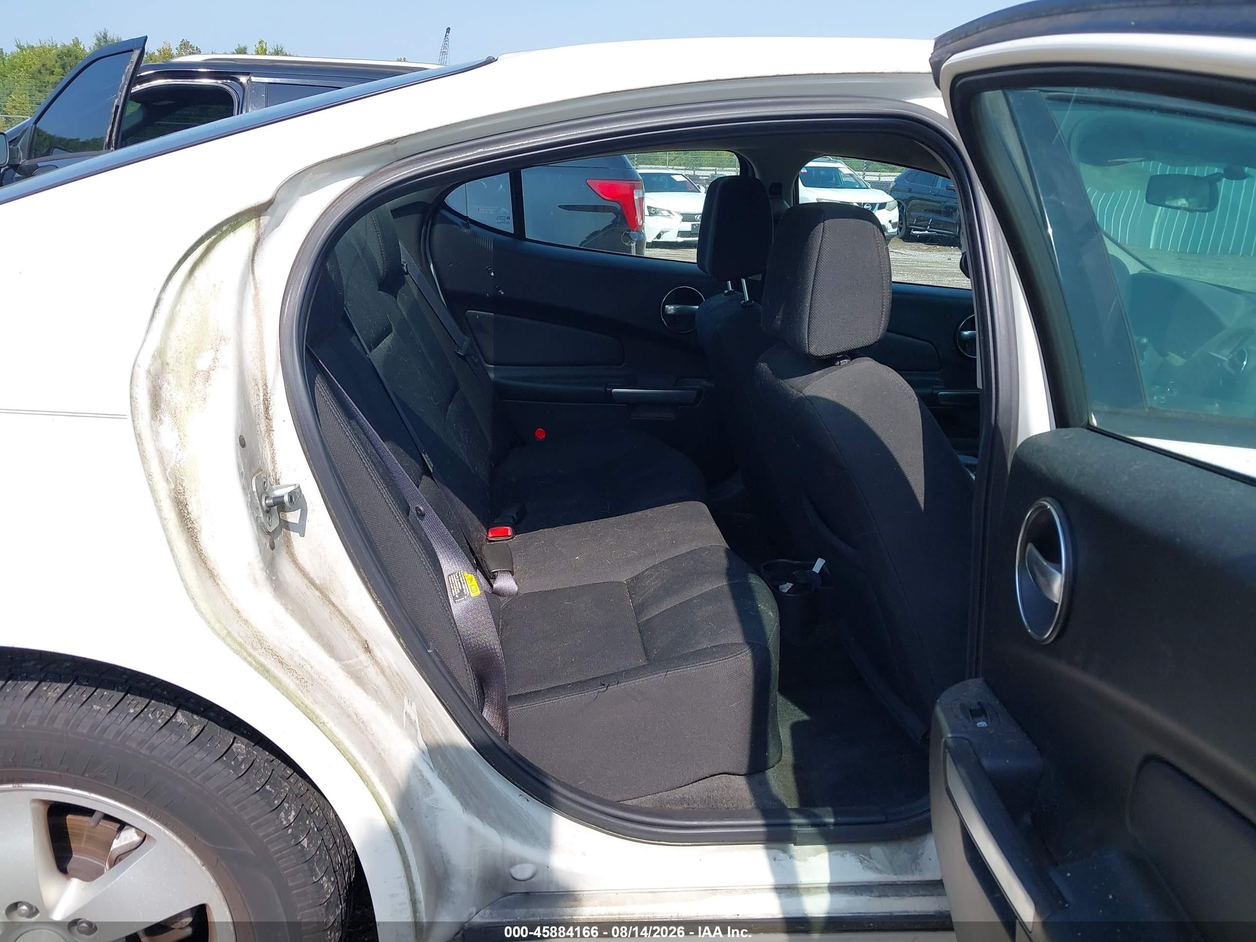 2006 Pontiac Grand Prix   White vin: 2G2WP552261282897