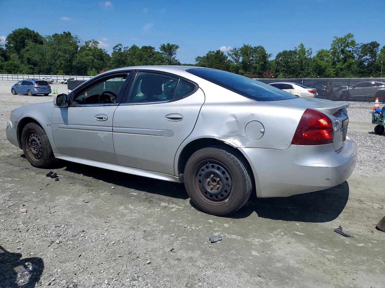 2006 Pontiac Grand Prix Silver vin: 2G2WP552261291261