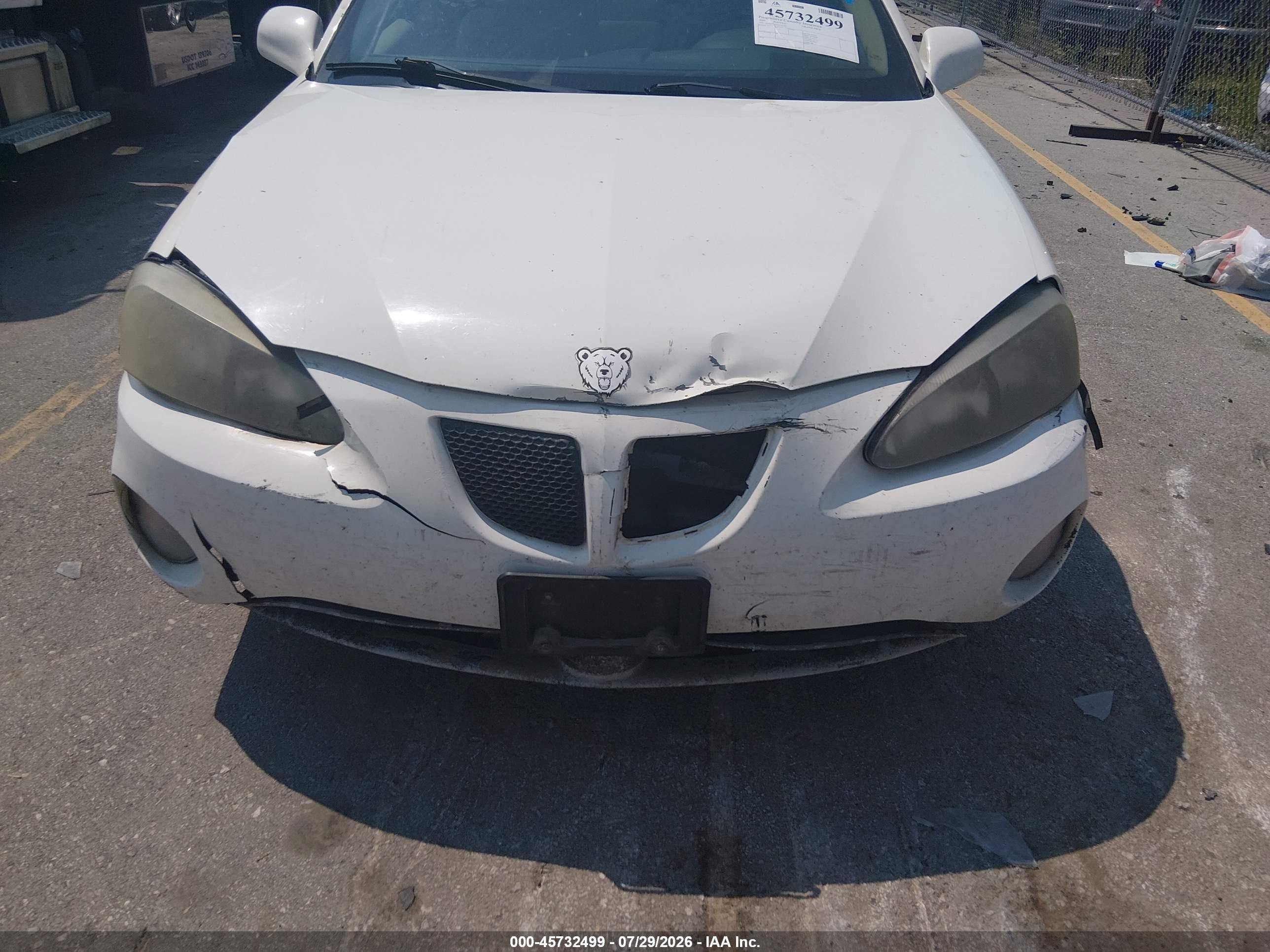 2007 Pontiac Grand Prix   White vin: 2G2WP552271143189