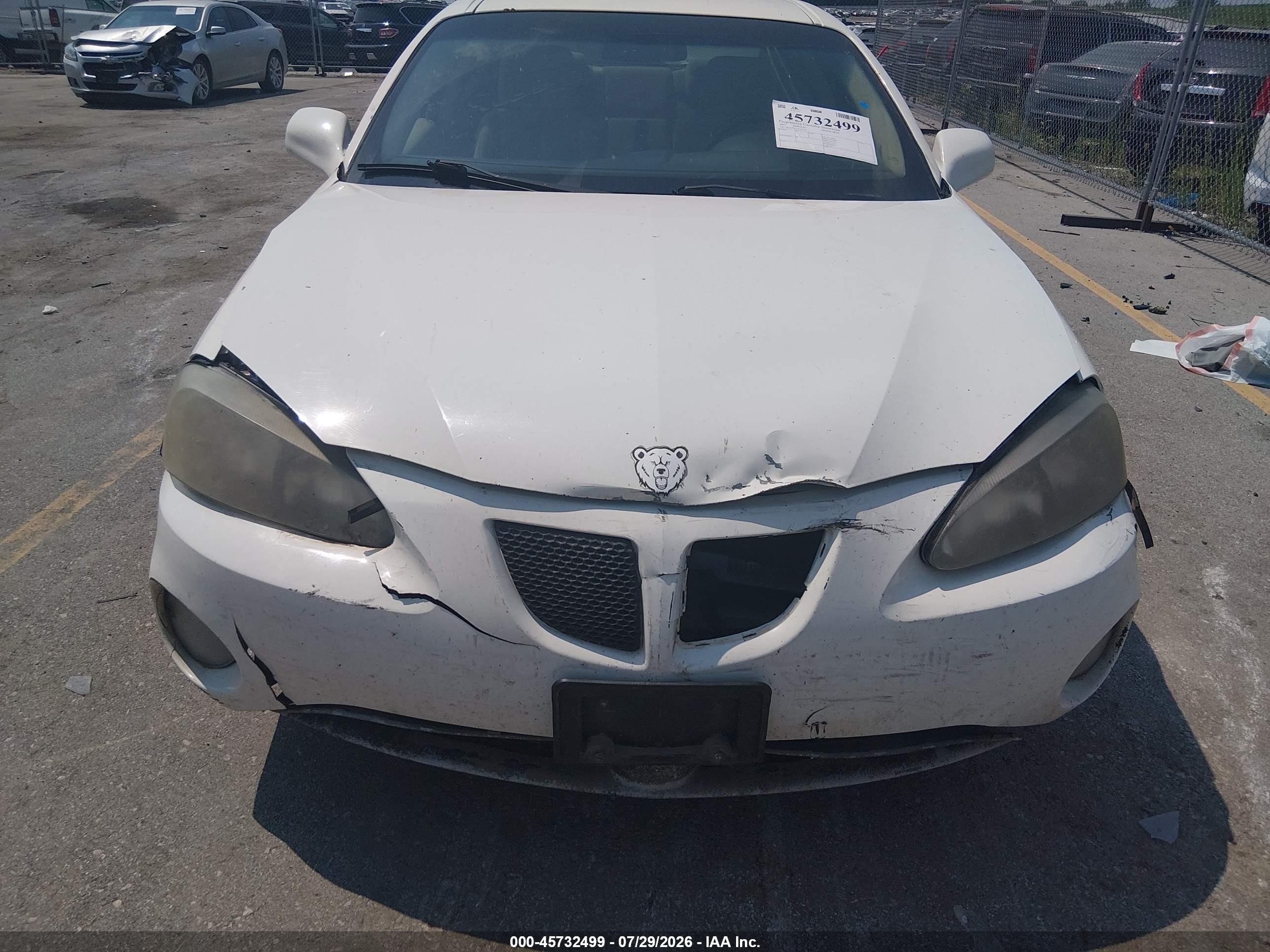 2007 Pontiac Grand Prix   White vin: 2G2WP552271143189