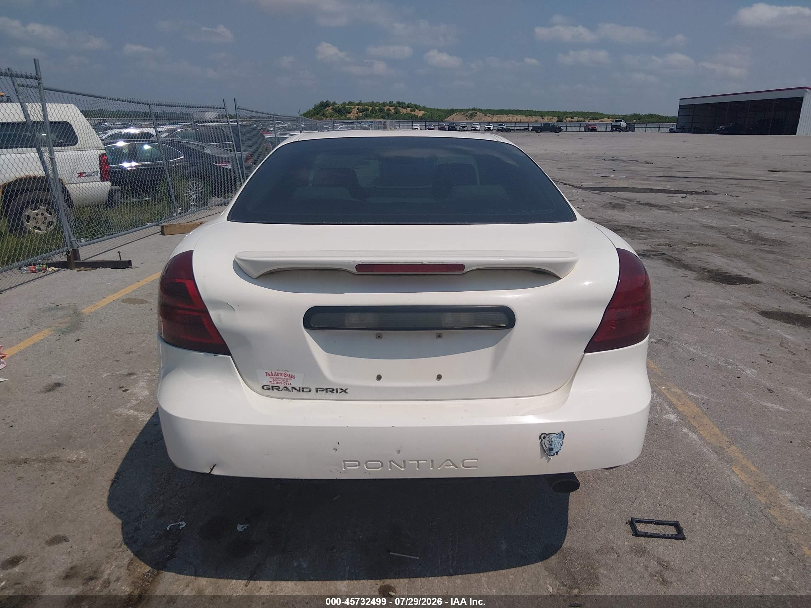 2007 Pontiac Grand Prix   White vin: 2G2WP552271143189