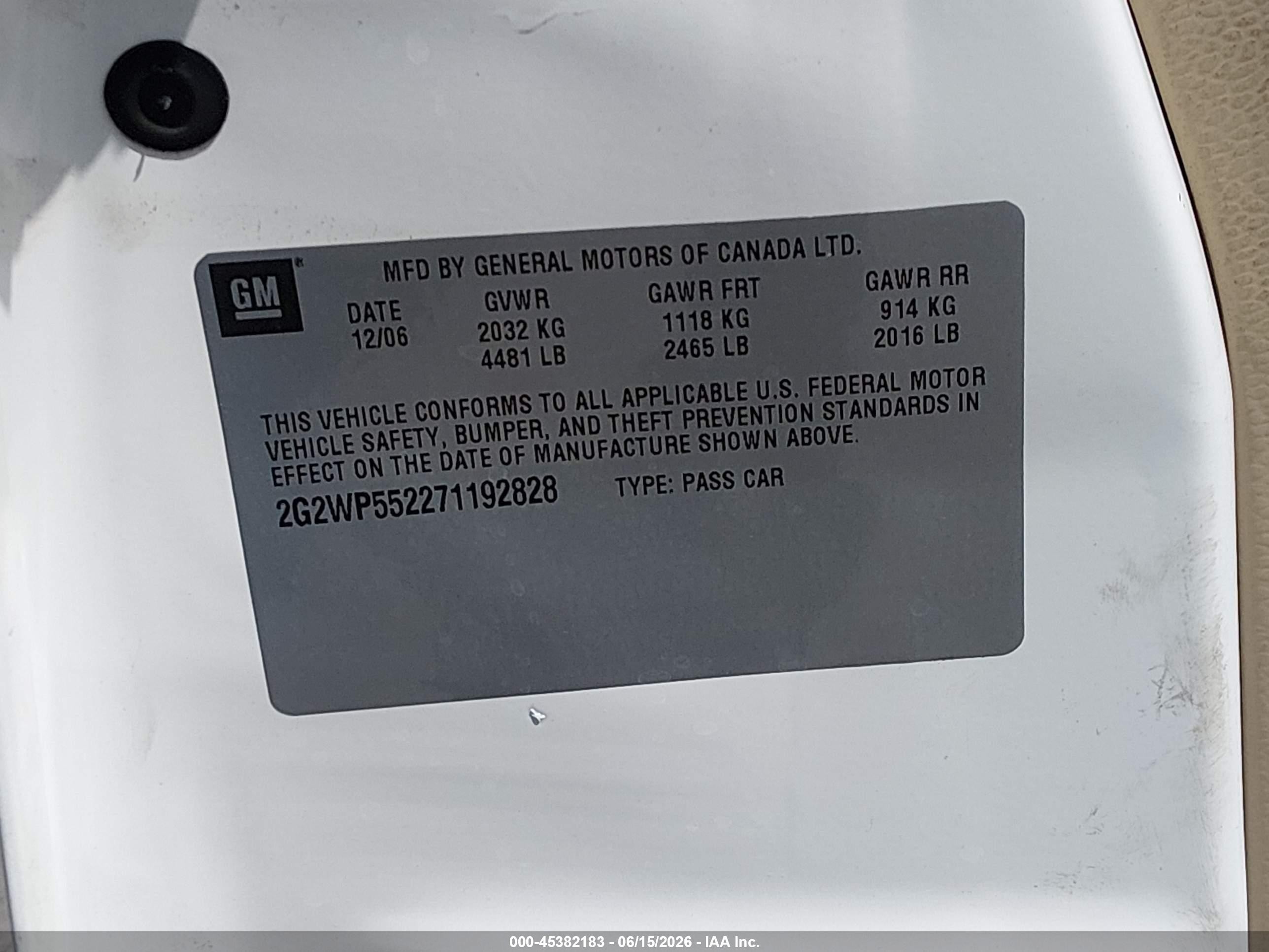 2007 Pontiac Grand Prix   White vin: 2G2WP552271192828