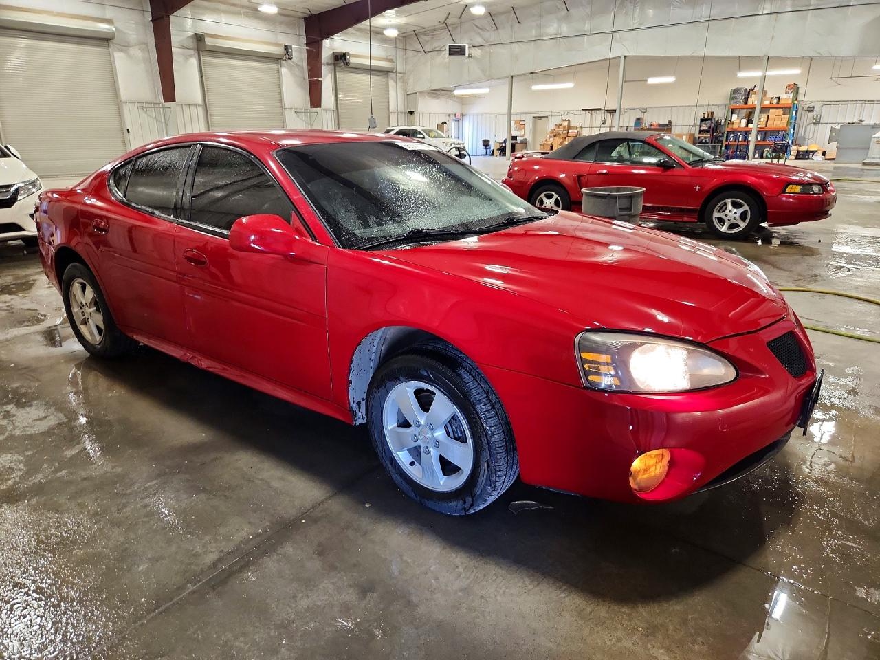 2008 Pontiac Grand Prix Red vin: 2G2WP552281101381