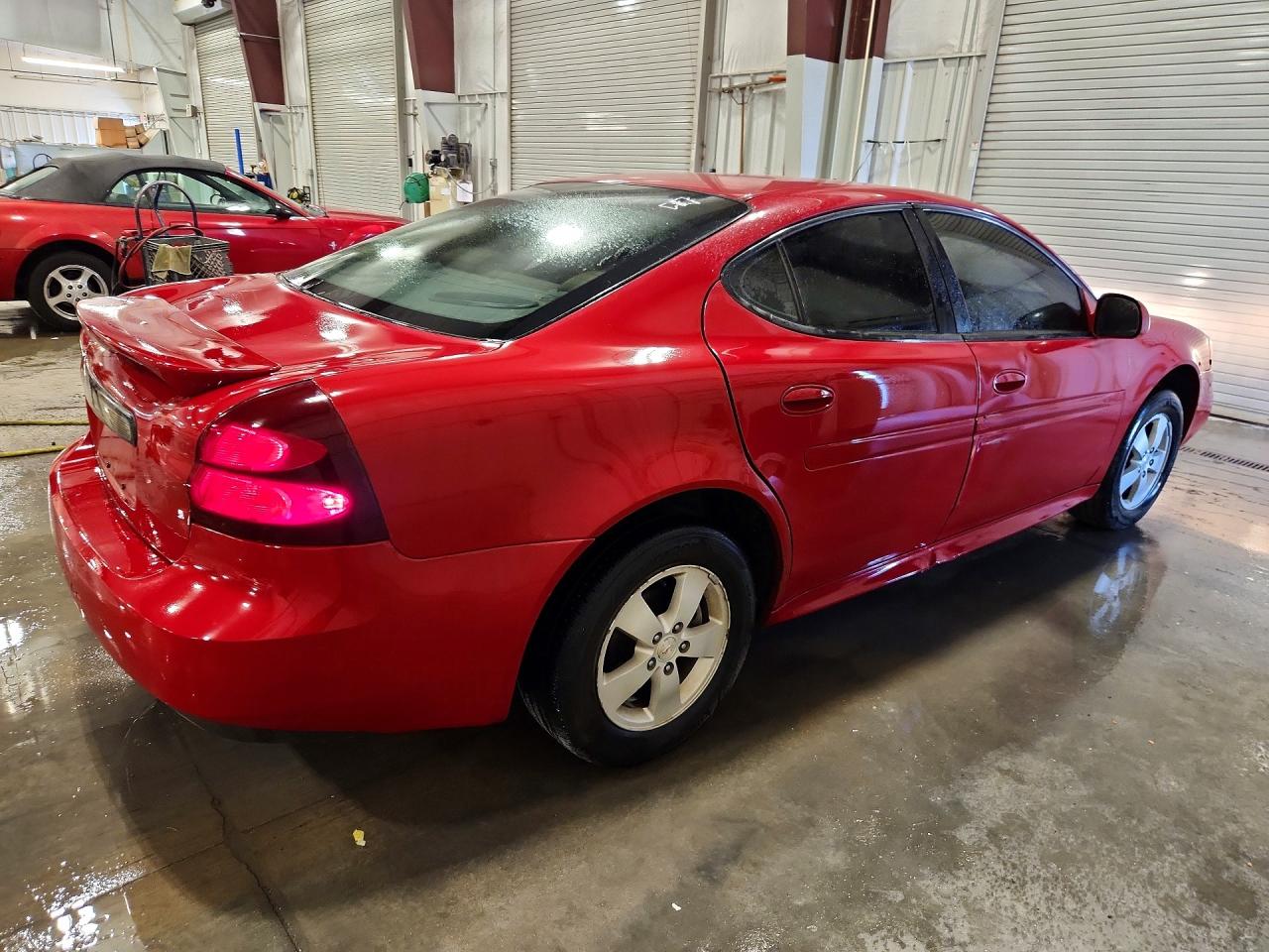 2008 Pontiac Grand Prix Red vin: 2G2WP552281101381