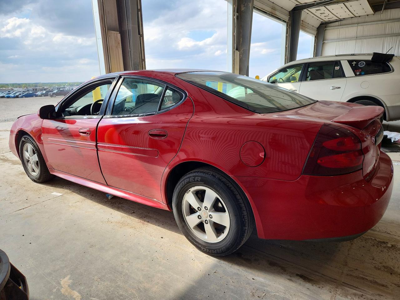 2008 Pontiac Grand Prix Red vin: 2G2WP552281126880
