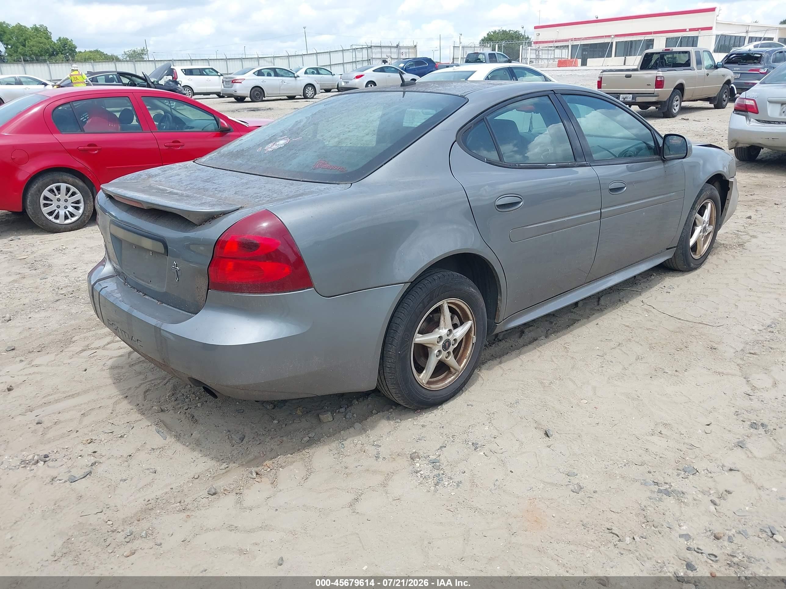 2008 Pontiac Grand Prix   Silver vin: 2G2WP552281166487