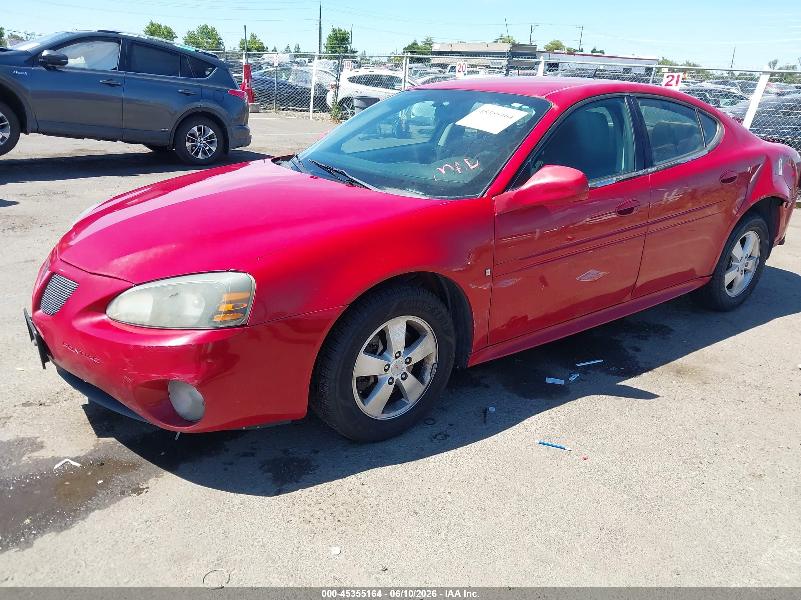 2007 Pontiac Grand Prix   Красный vin: 2G2WP552371185063