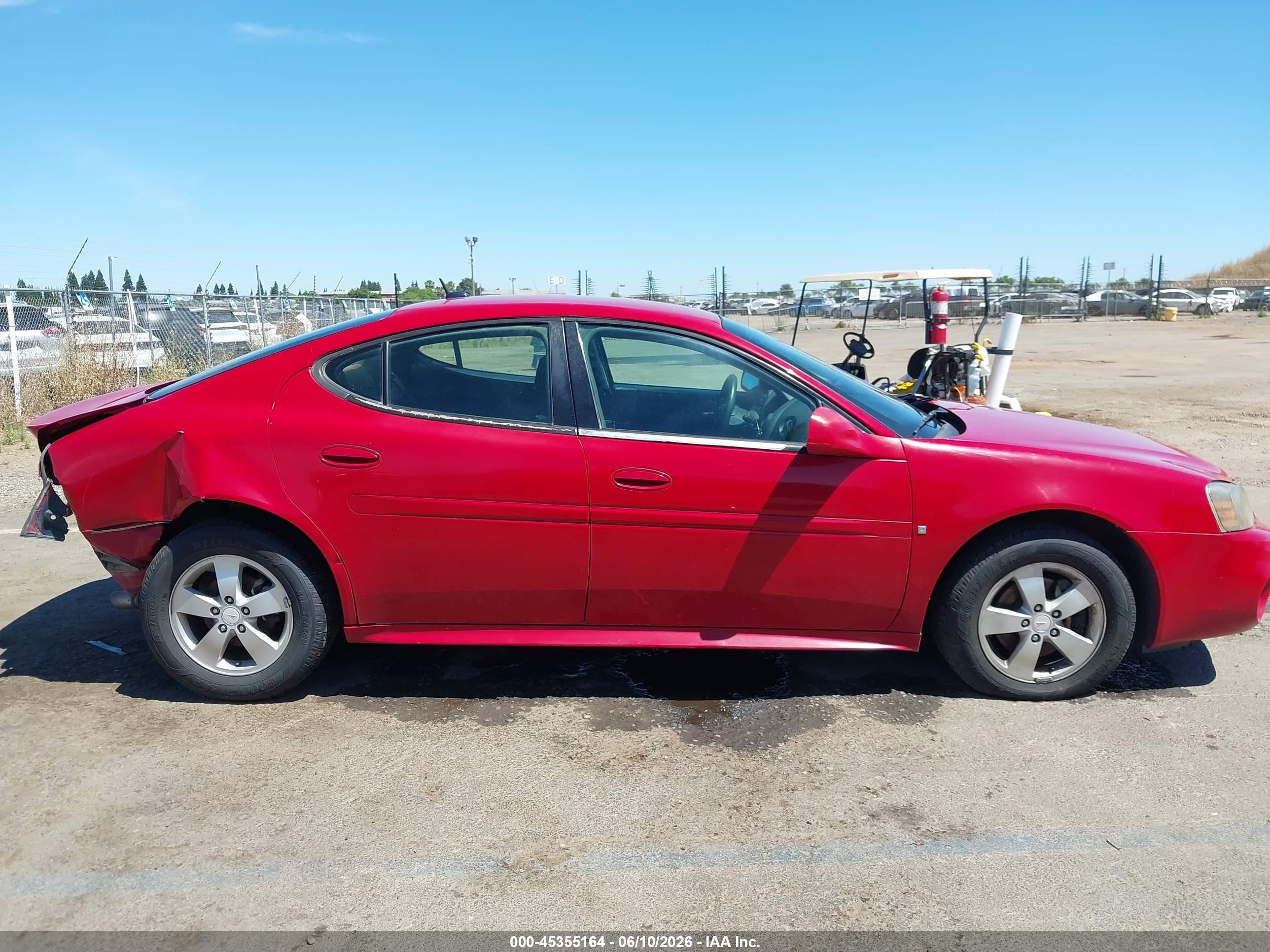 2007 Pontiac Grand Prix   Красный vin: 2G2WP552371185063