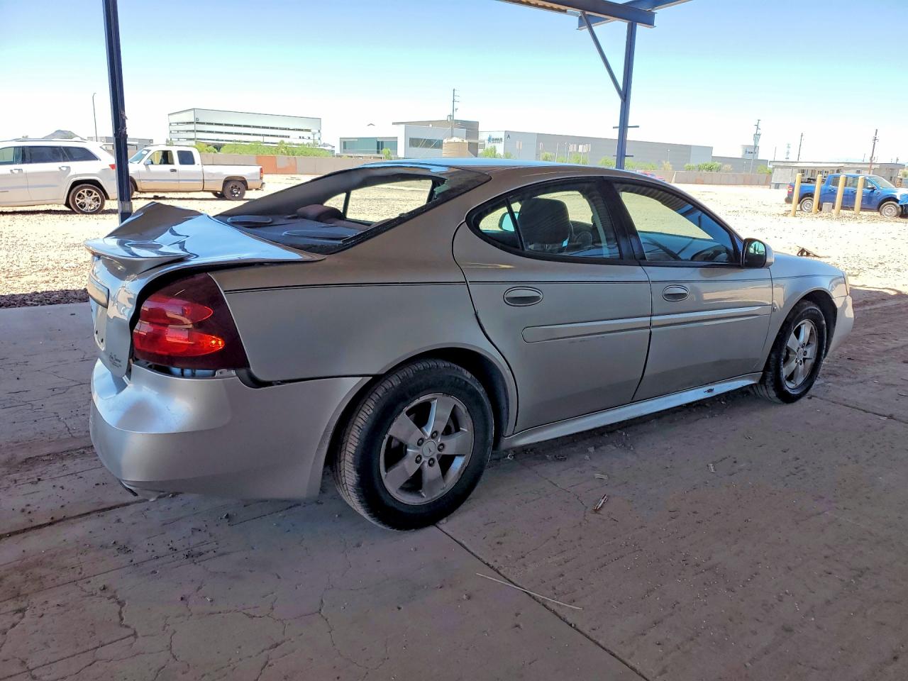2008 Pontiac Grand Prix Серебряный vin: 2G2WP552381101857