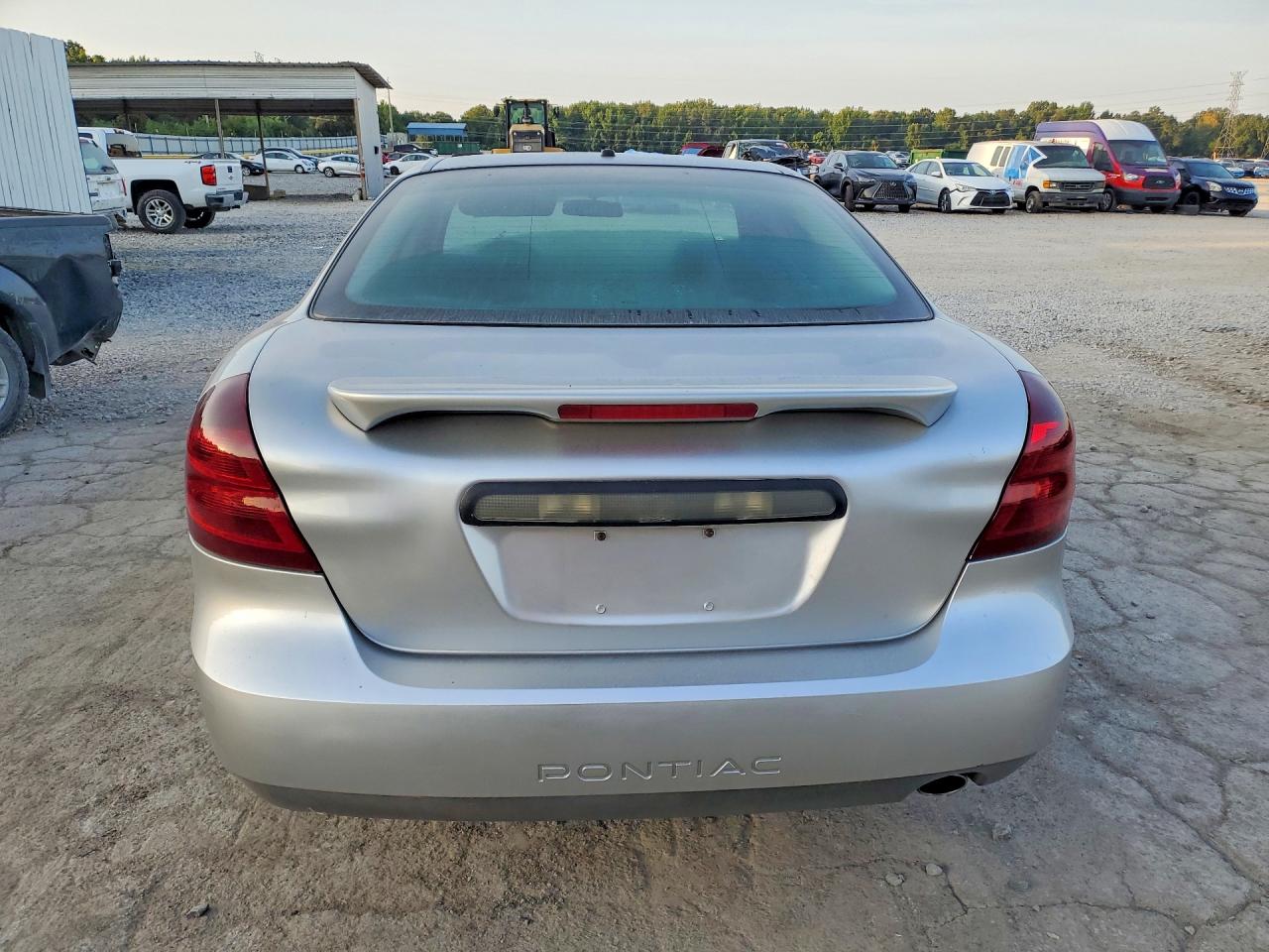 2008 Pontiac Grand Prix Silver vin: 2G2WP552381124443