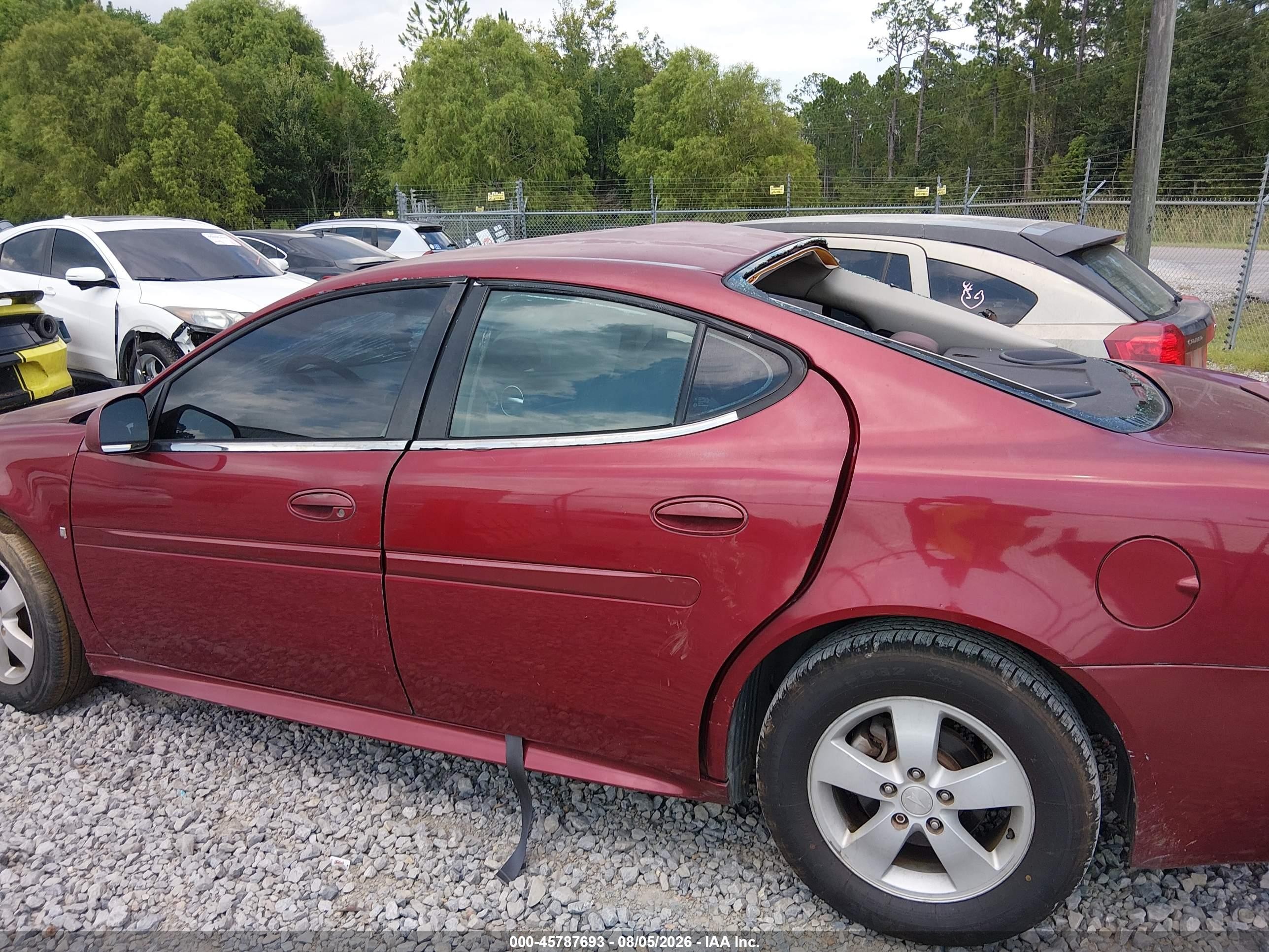 2008 Pontiac Grand Prix   Maroon vin: 2G2WP552381130761