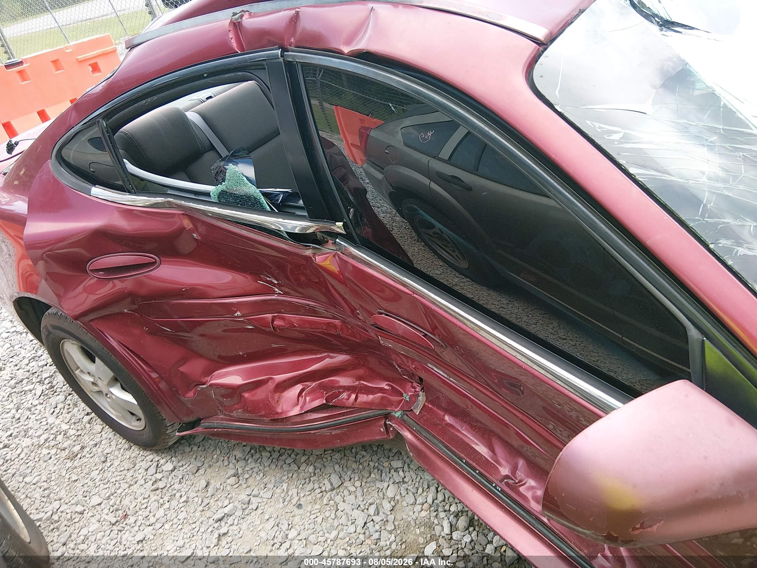 2008 Pontiac Grand Prix   Maroon vin: 2G2WP552381130761