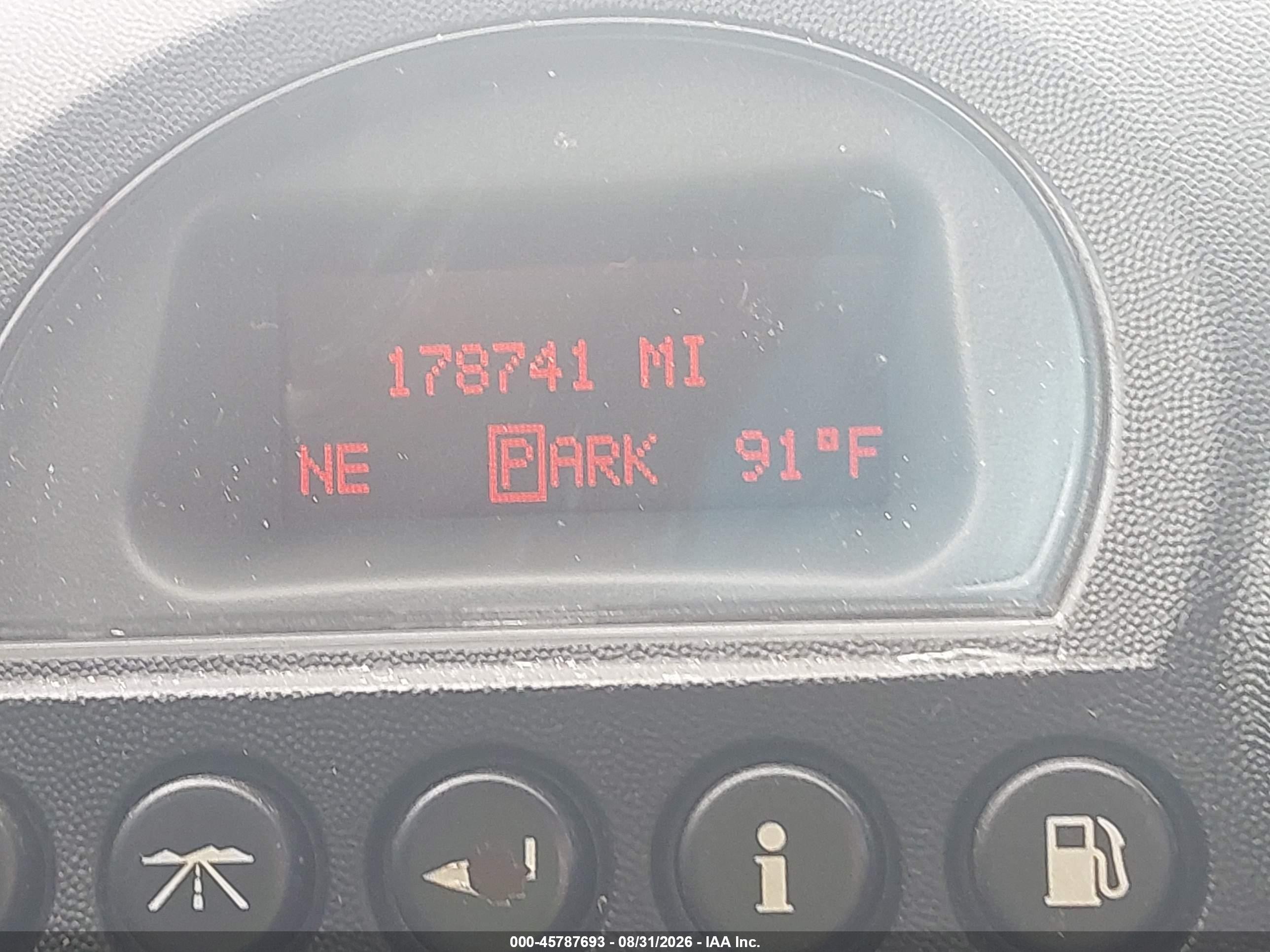 2008 Pontiac Grand Prix   Maroon vin: 2G2WP552381130761