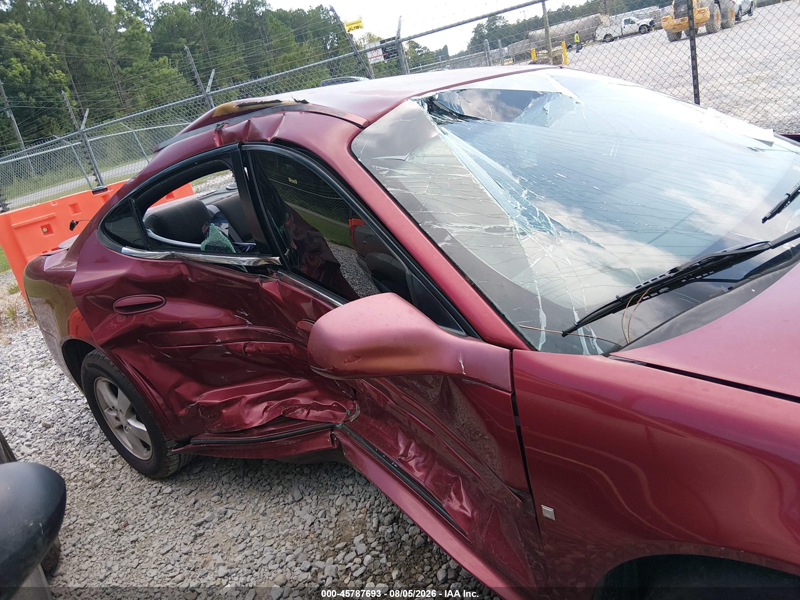 2008 Pontiac Grand Prix   Maroon vin: 2G2WP552381130761