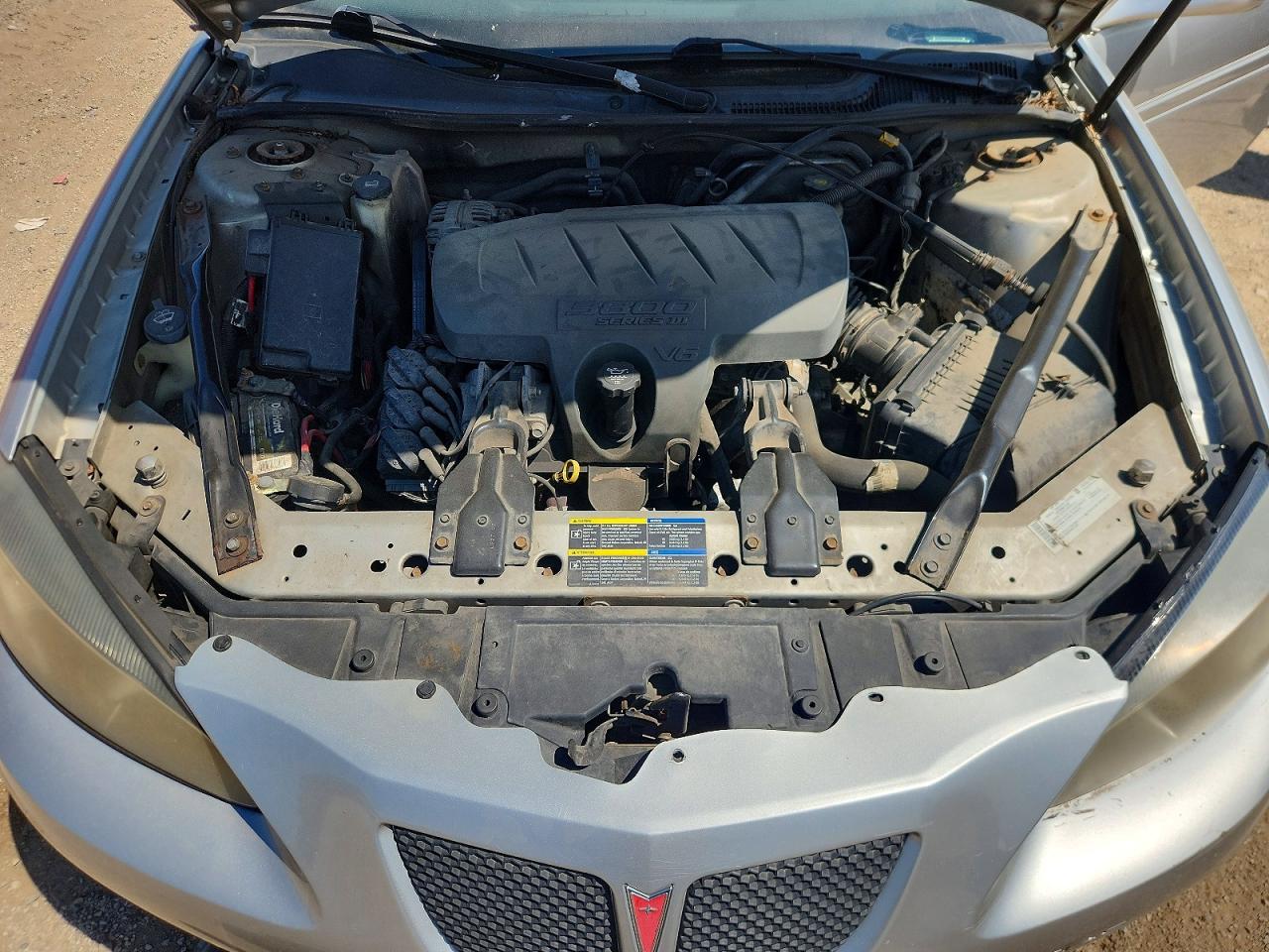 2008 Pontiac Grand Prix Серебряный vin: 2G2WP552381160746