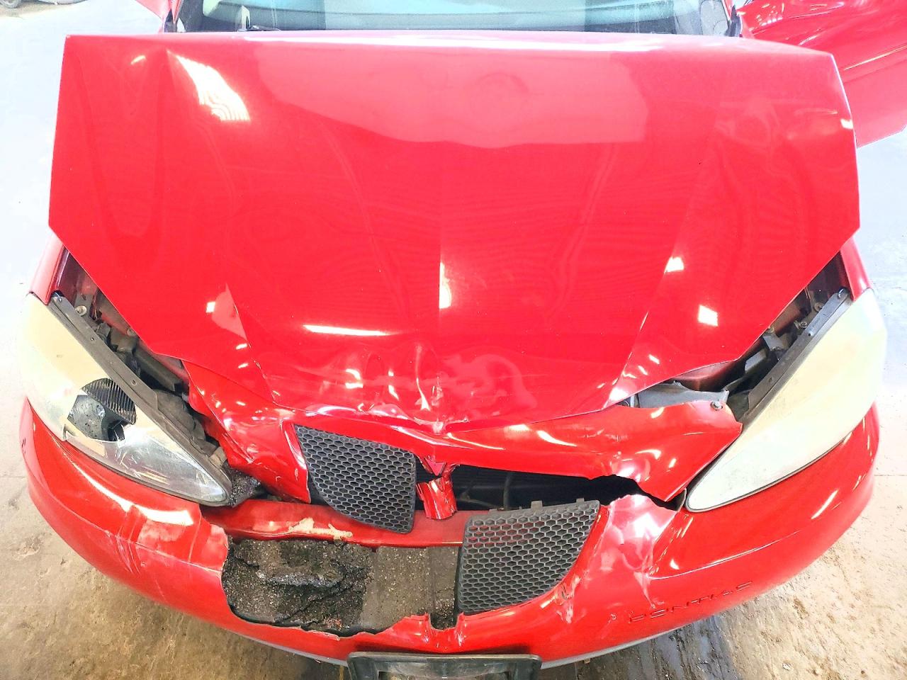 2006 Pontiac Grand Prix Red vin: 2G2WP552461257855