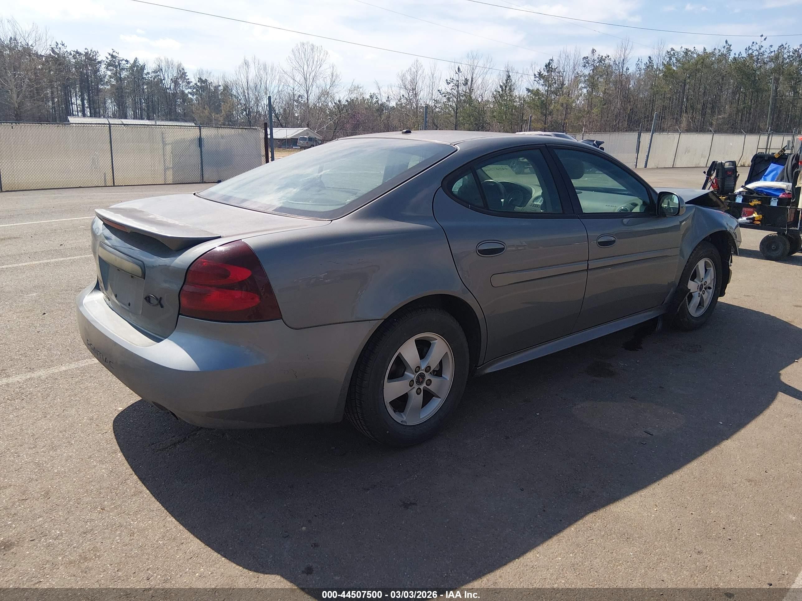 2007 Pontiac Grand Prix   Gray vin: 2G2WP552471221844