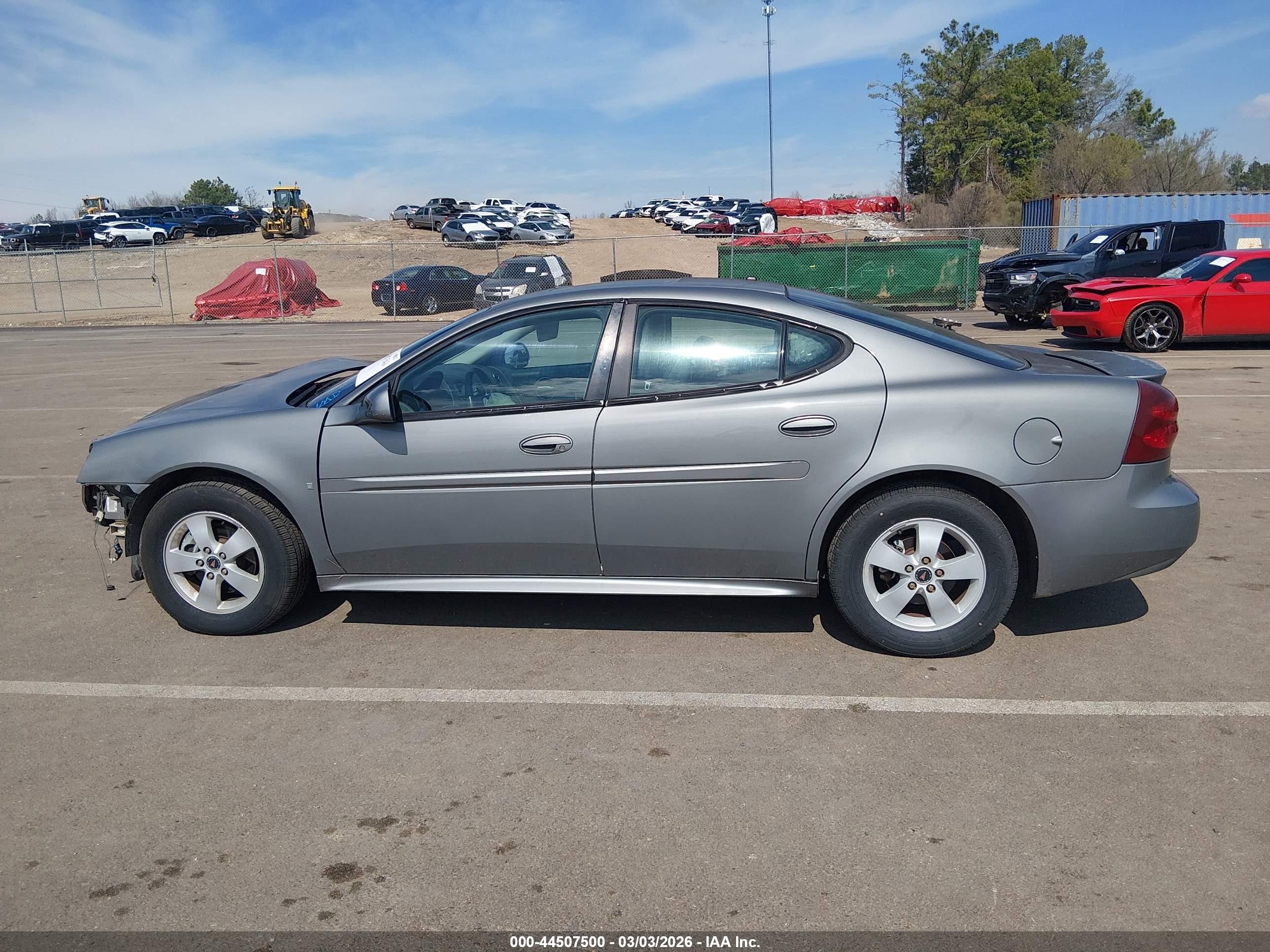 2007 Pontiac Grand Prix   Gray vin: 2G2WP552471221844