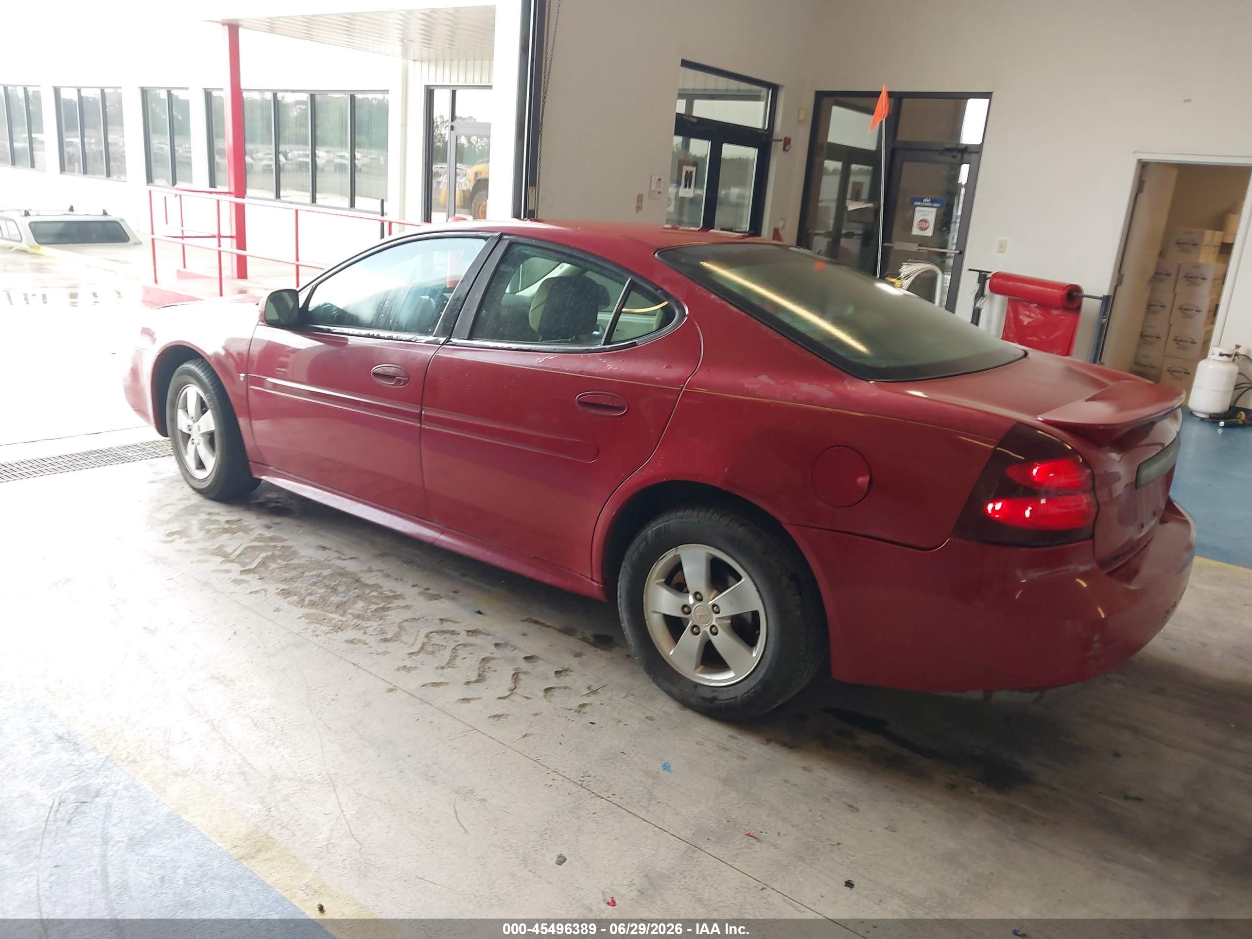 2007 Pontiac Grand Prix   Red vin: 2G2WP552471235484