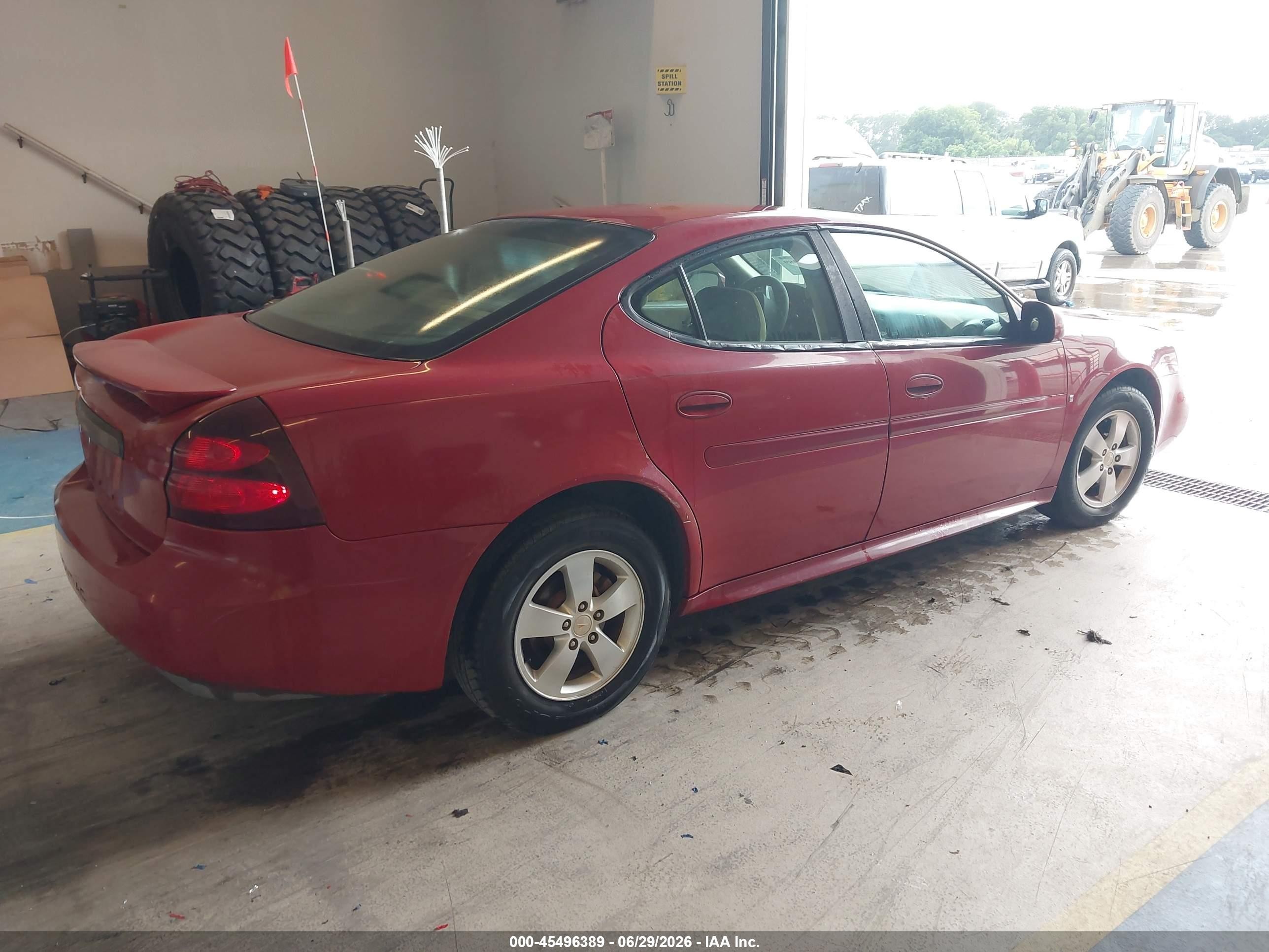 2007 Pontiac Grand Prix   Red vin: 2G2WP552471235484