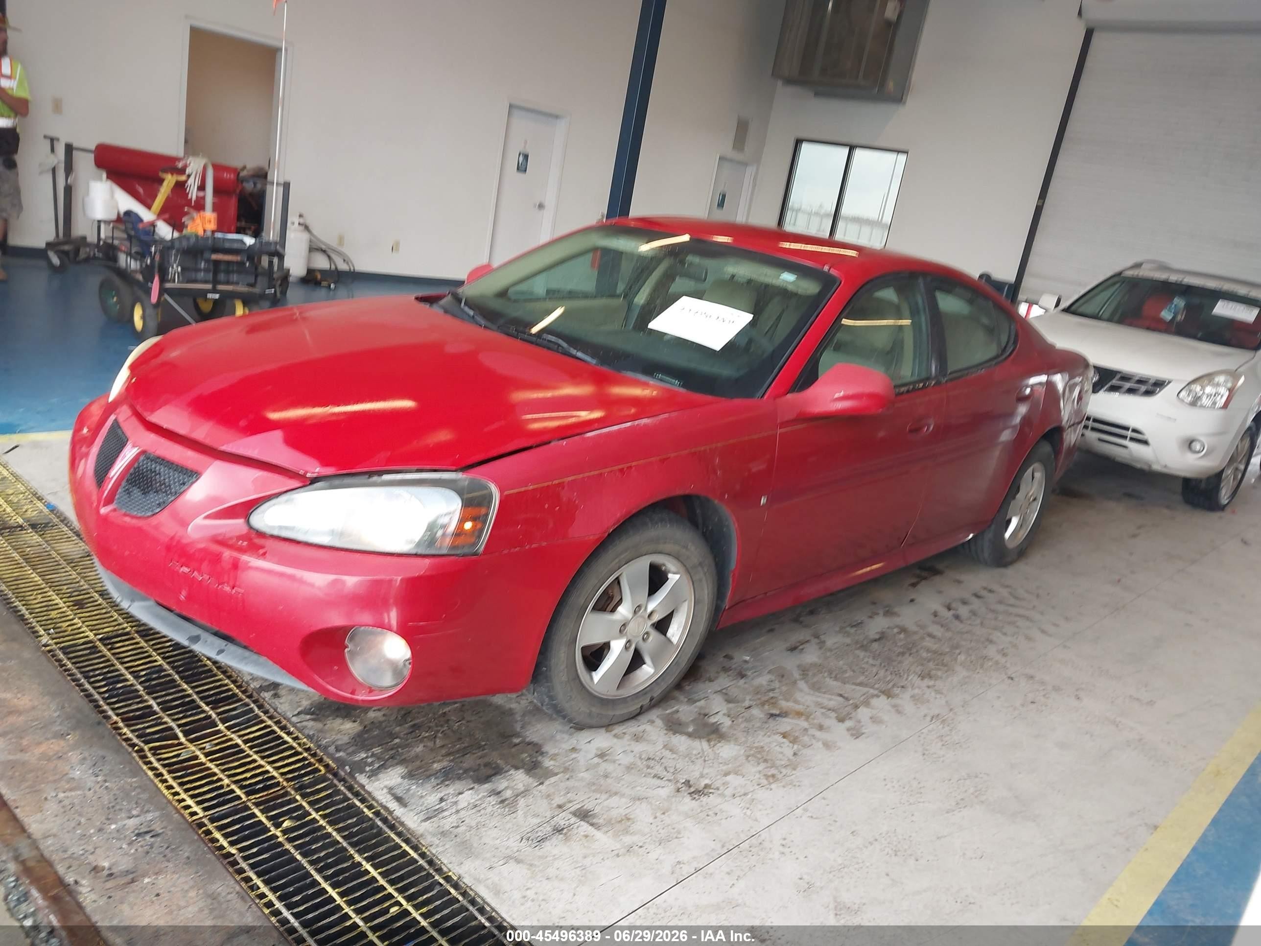 2007 Pontiac Grand Prix   Red vin: 2G2WP552471235484