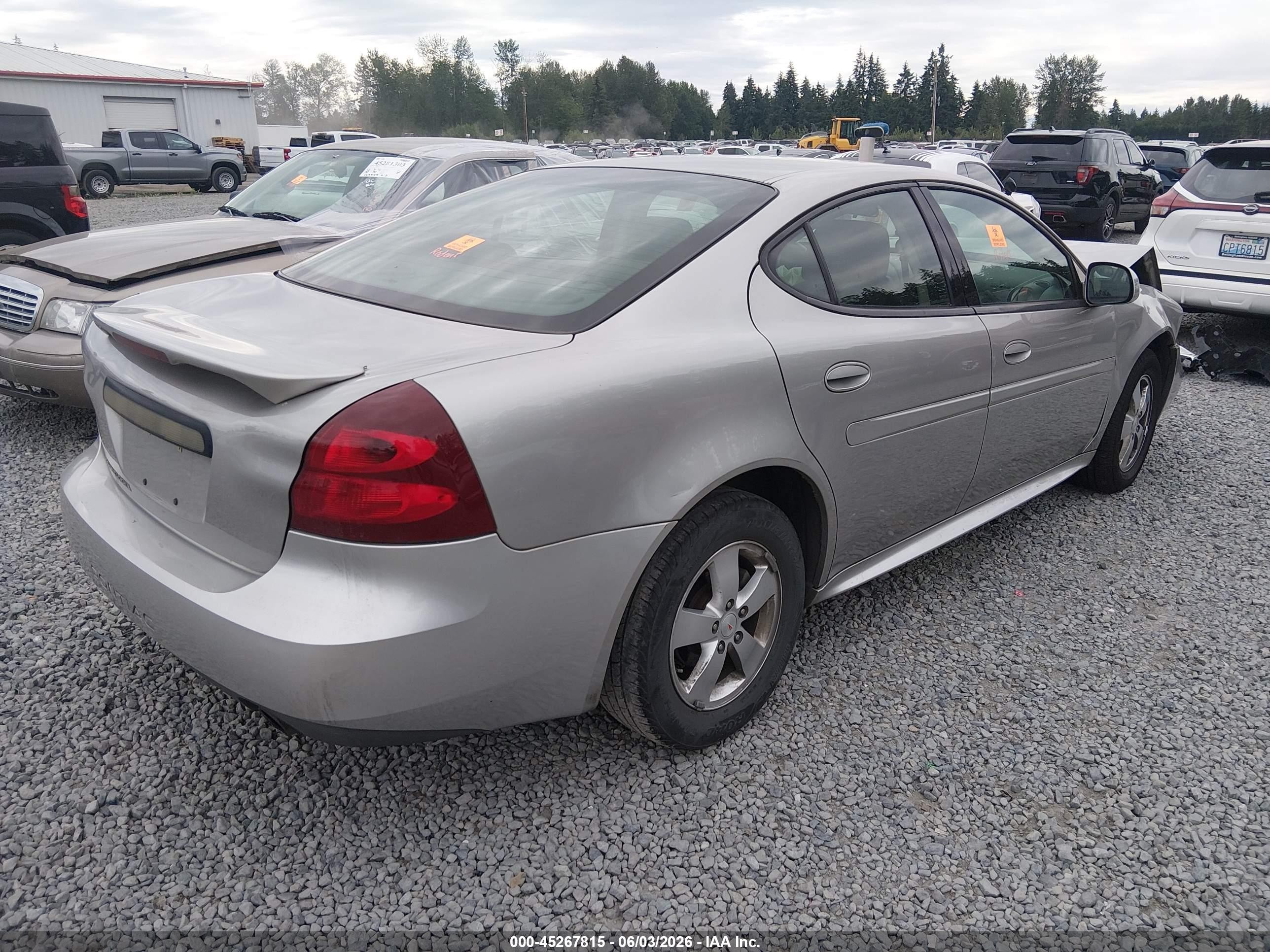 2008 Pontiac Grand Prix   Silver vin: 2G2WP552481125147