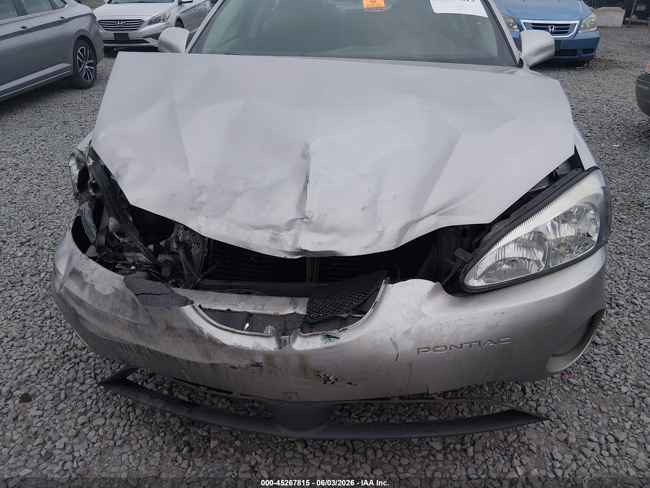 2008 Pontiac Grand Prix   Silver vin: 2G2WP552481125147