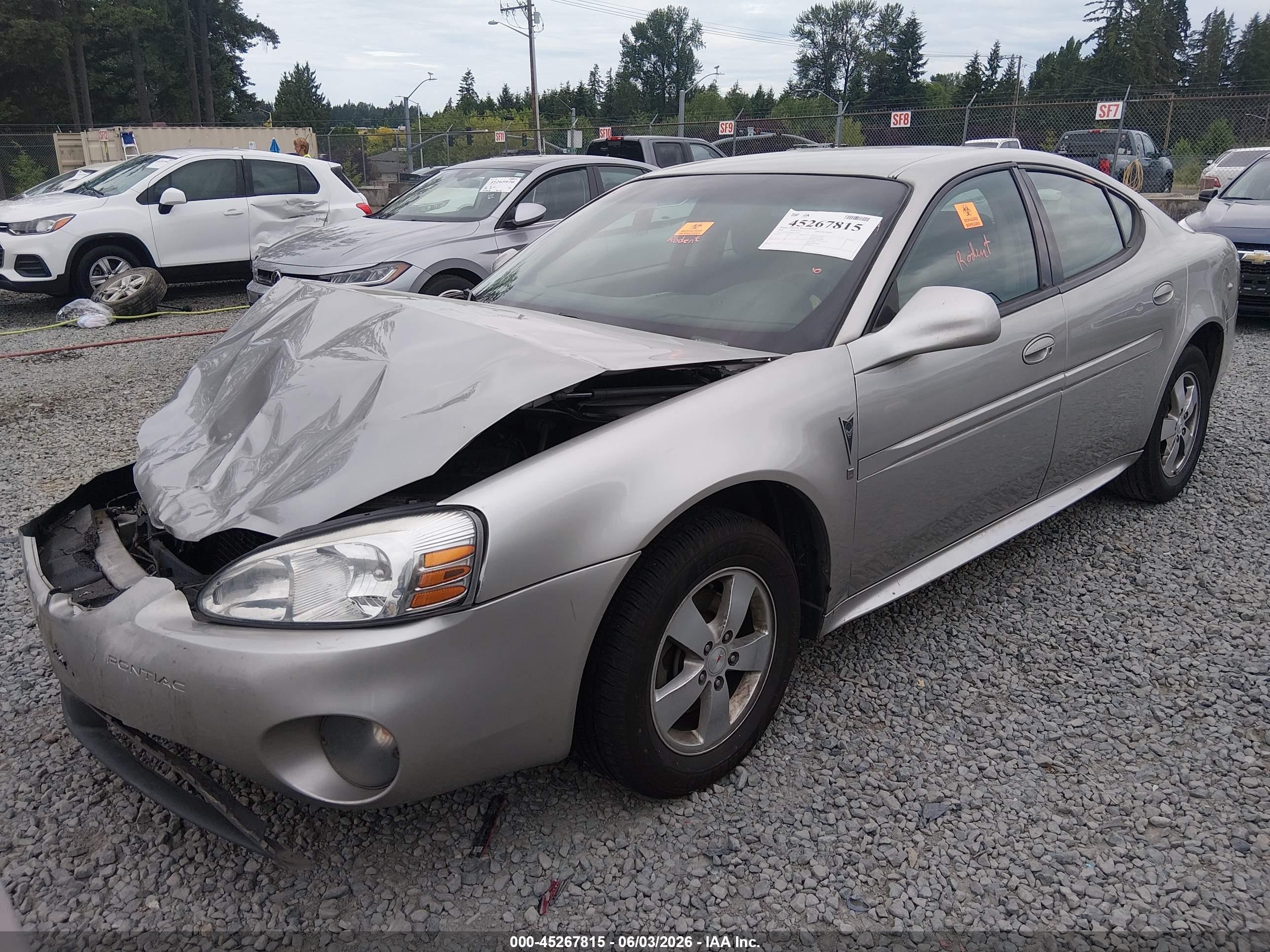 2008 Pontiac Grand Prix   Silver vin: 2G2WP552481125147