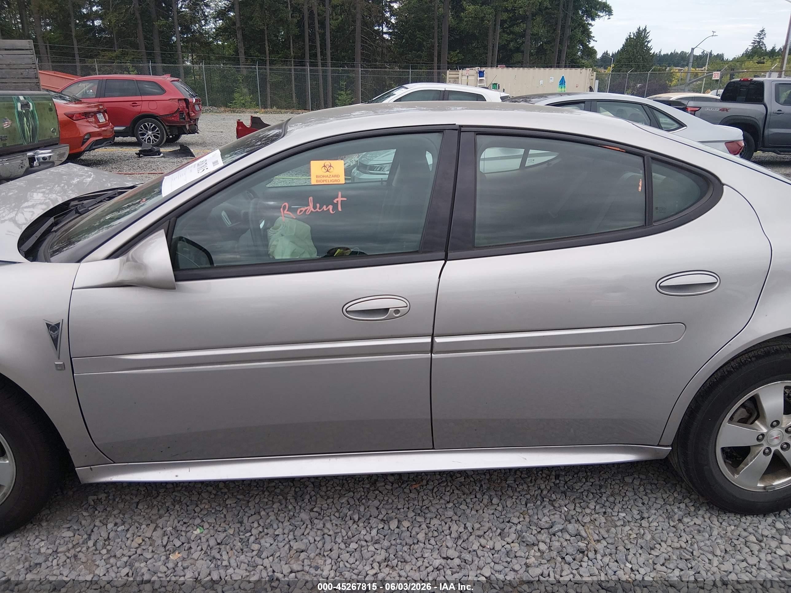 2008 Pontiac Grand Prix   Silver vin: 2G2WP552481125147