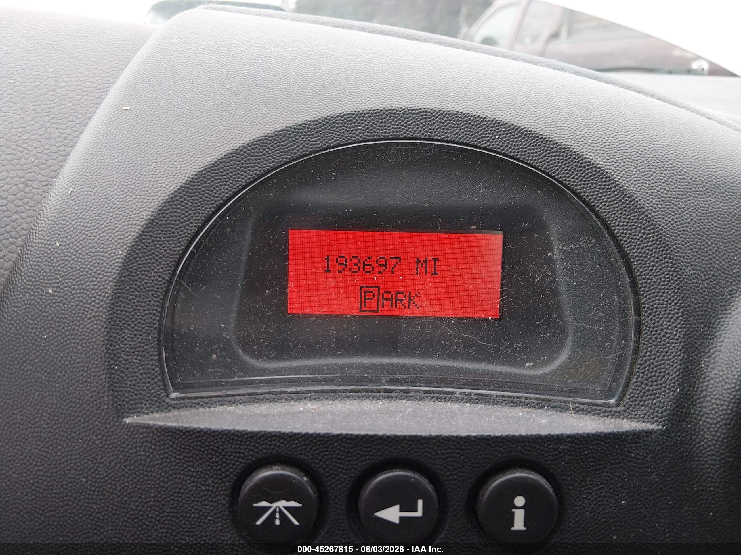 2008 Pontiac Grand Prix   Silver vin: 2G2WP552481125147