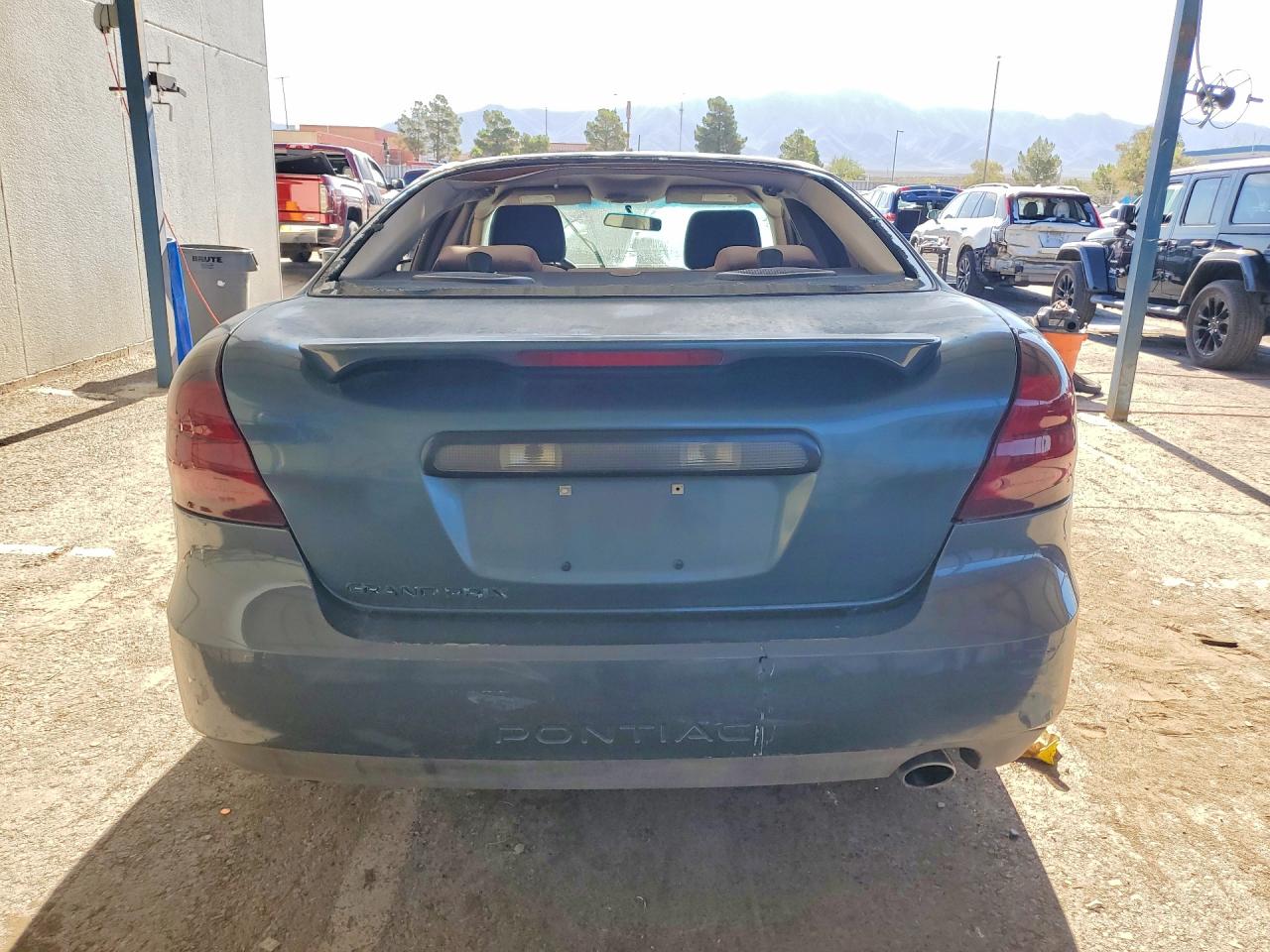2006 Pontiac Grand Prix Gray vin: 2G2WP552561105924