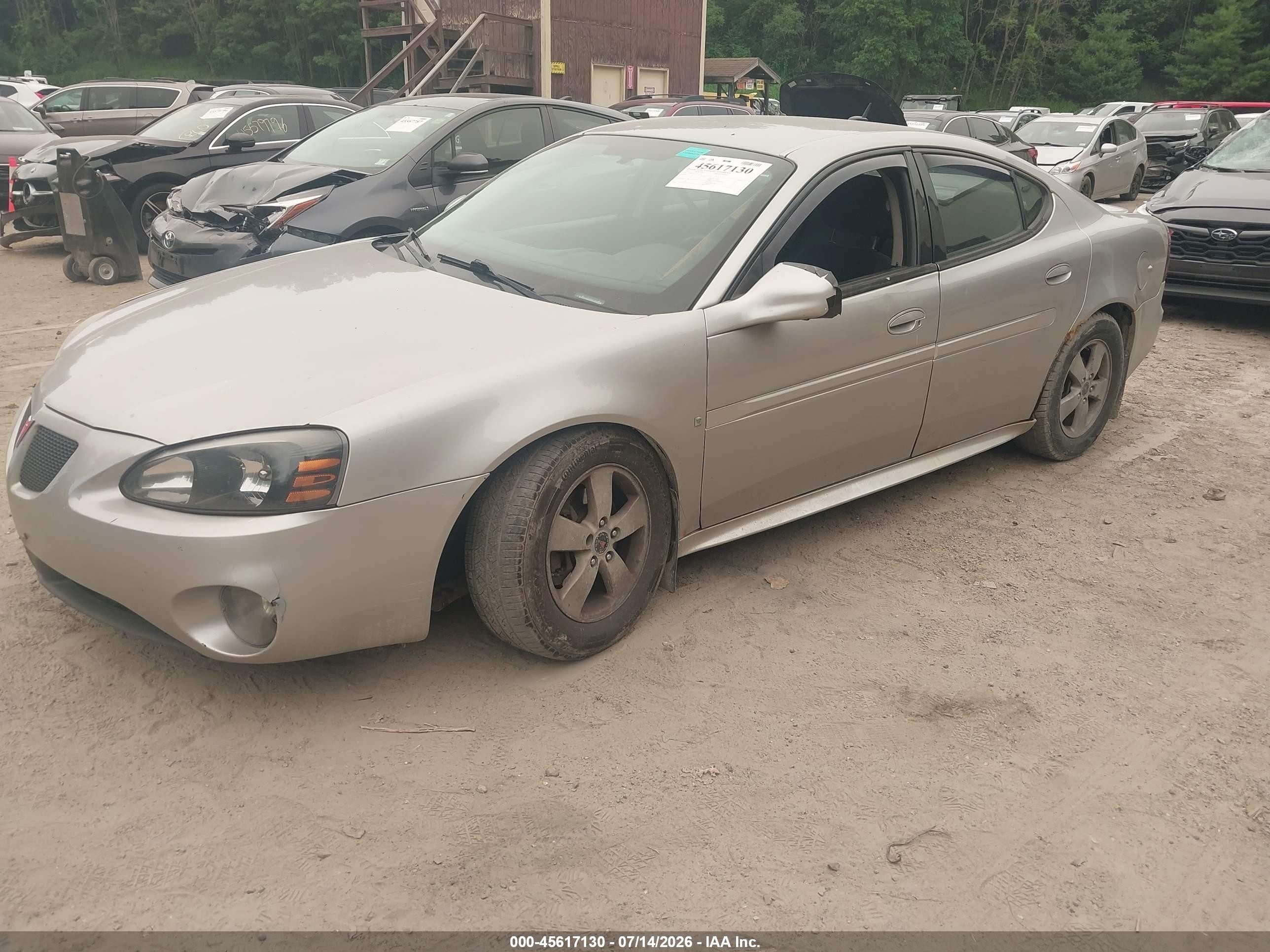 2007 Pontiac Grand Prix   Silver vin: 2G2WP552571231315