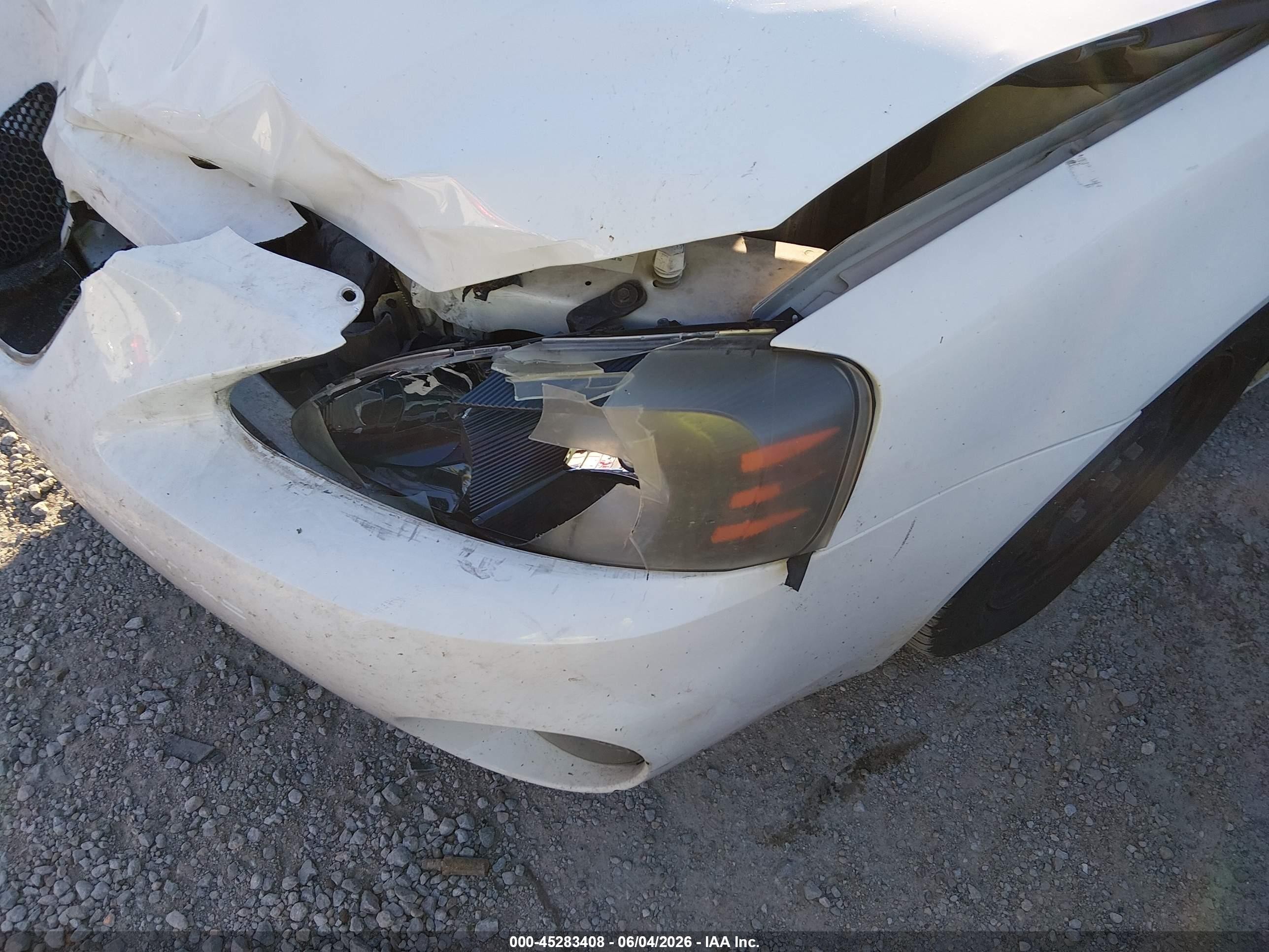 2008 Pontiac Grand Prix   White vin: 2G2WP552581104890
