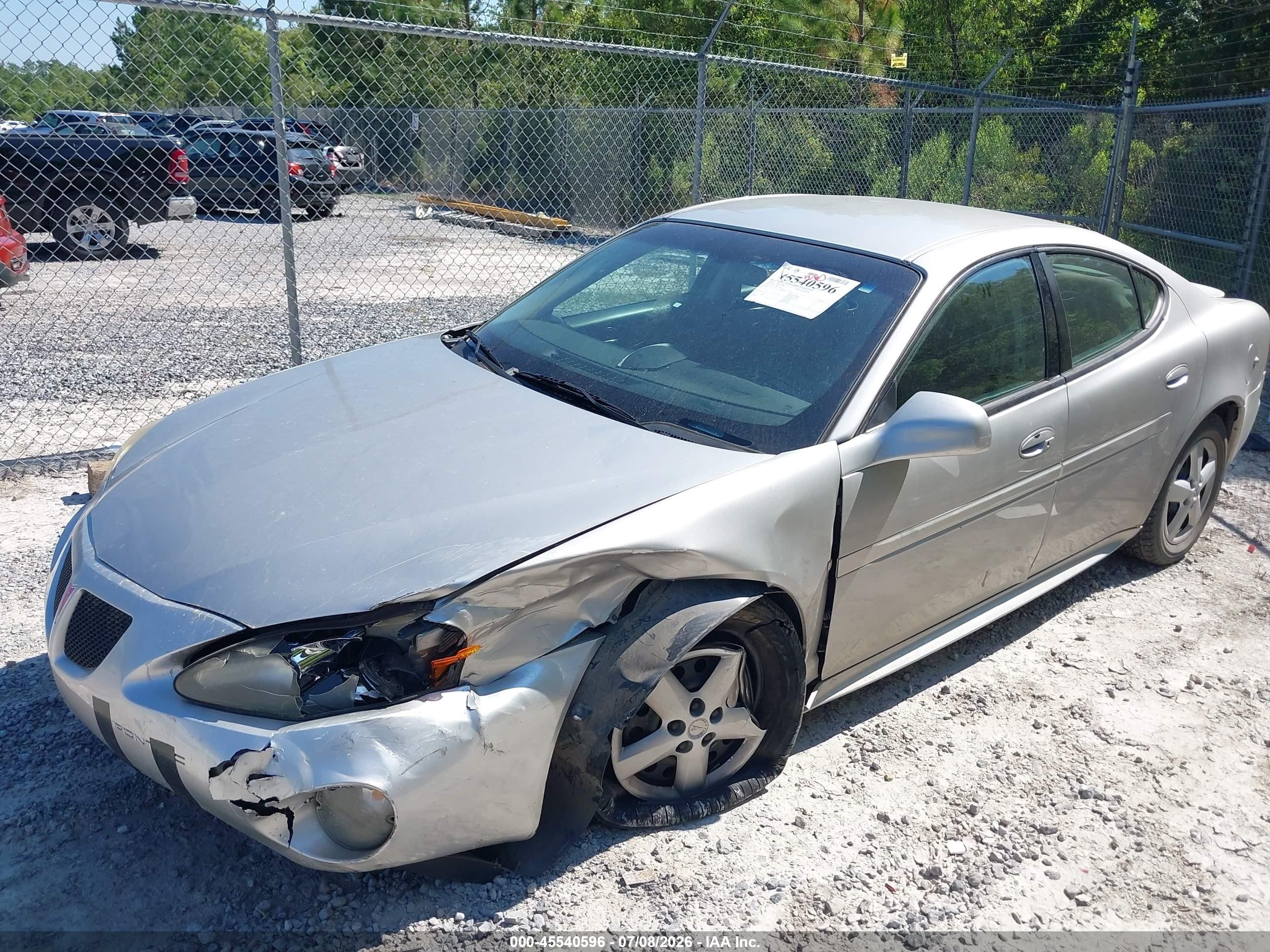 2008 Pontiac Grand Prix   Silver vin: 2G2WP552581114402