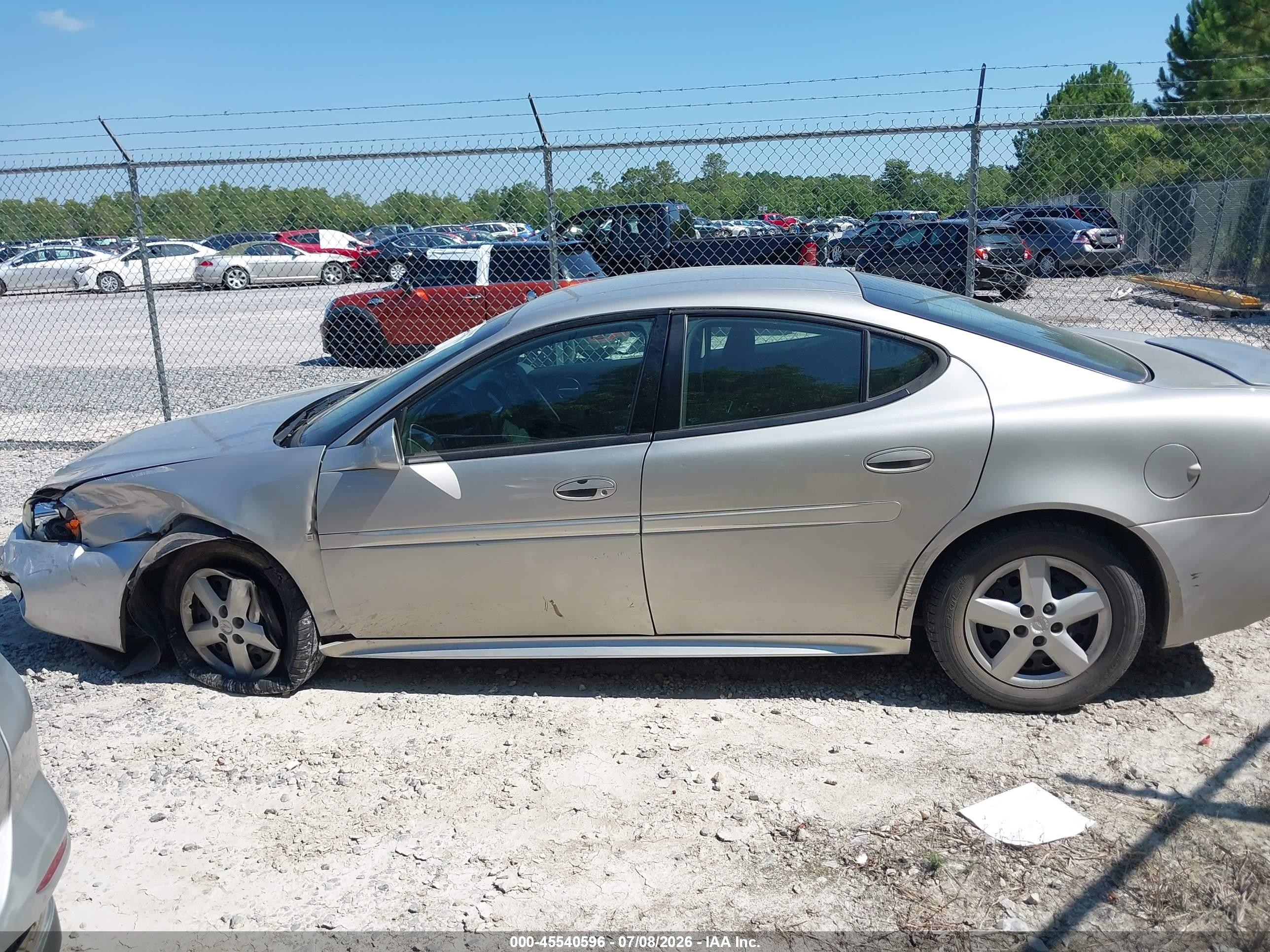 2008 Pontiac Grand Prix   Silver vin: 2G2WP552581114402