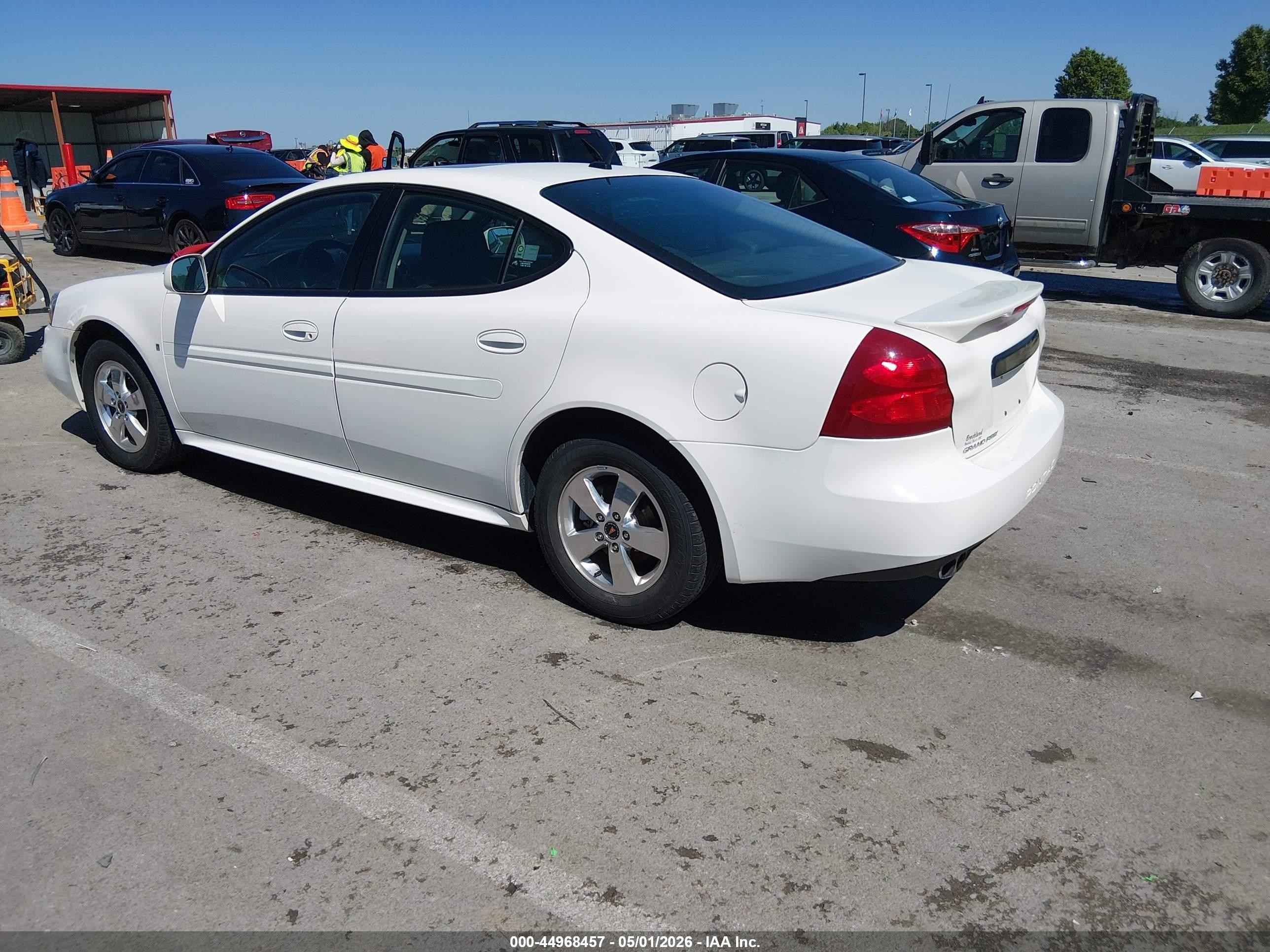 2006 Pontiac Grand Prix   White vin: 2G2WP552661210472