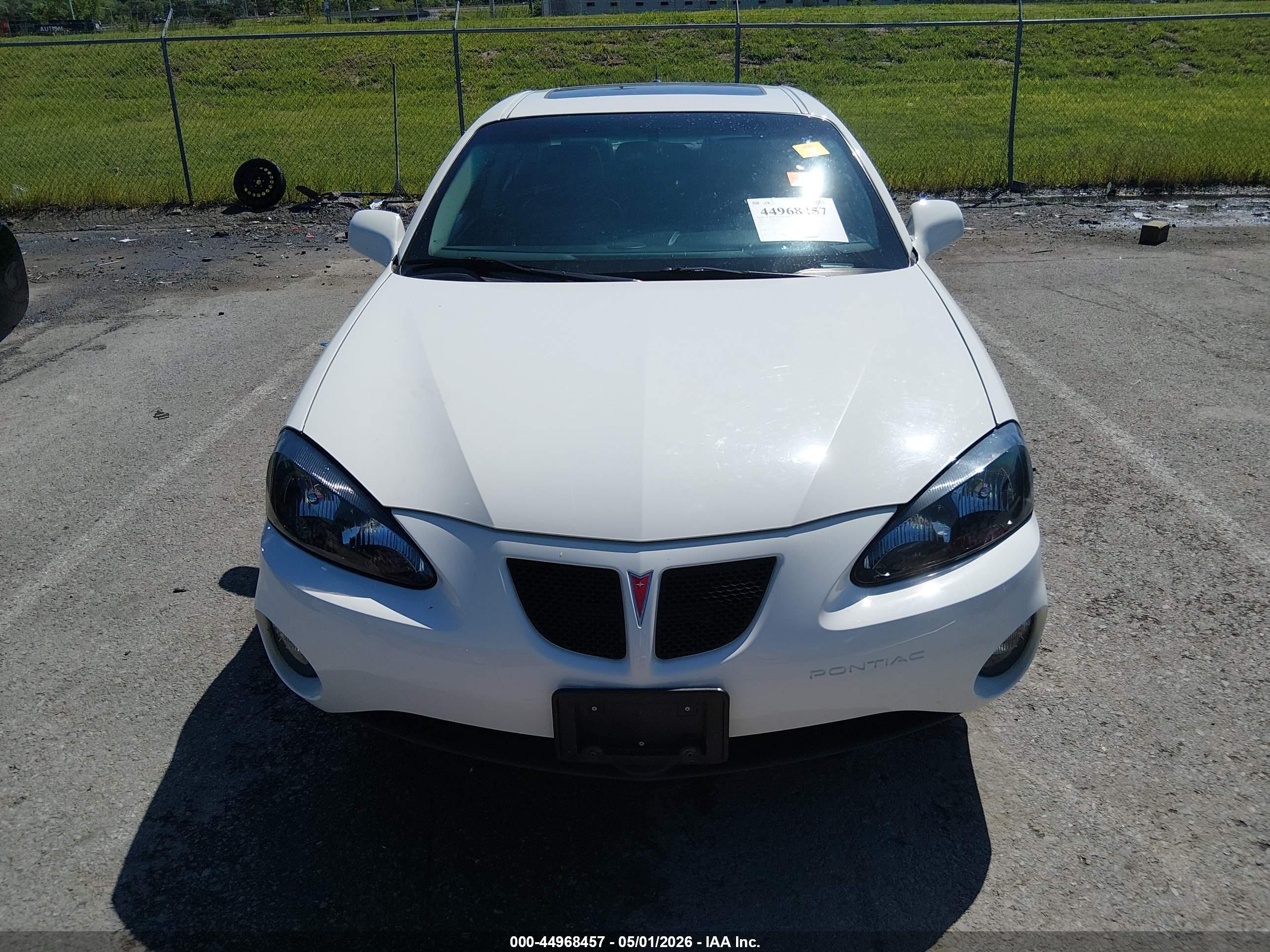 2006 Pontiac Grand Prix   White vin: 2G2WP552661210472