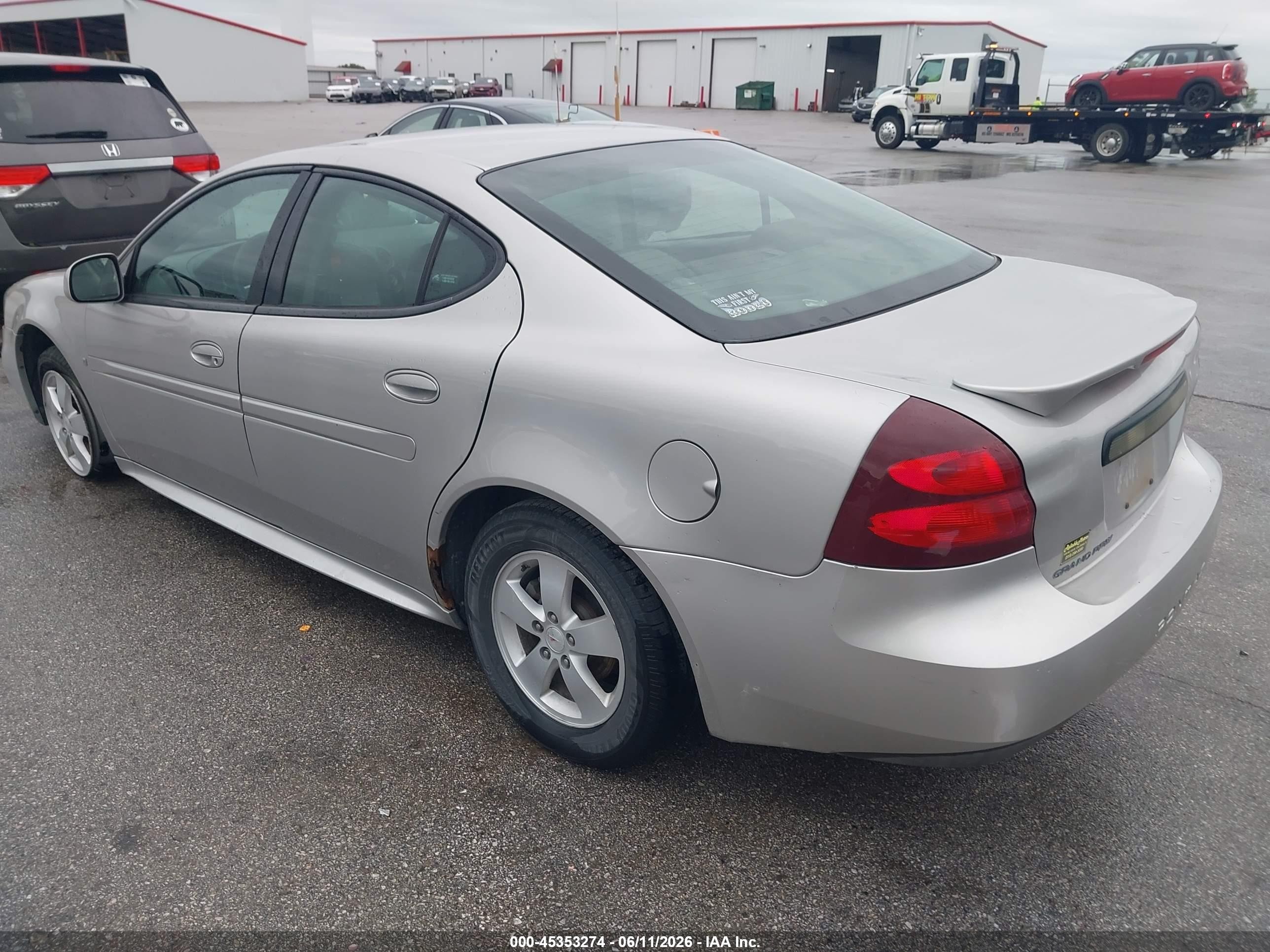 2007 Pontiac Grand Prix   Серебряный vin: 2G2WP552671108896