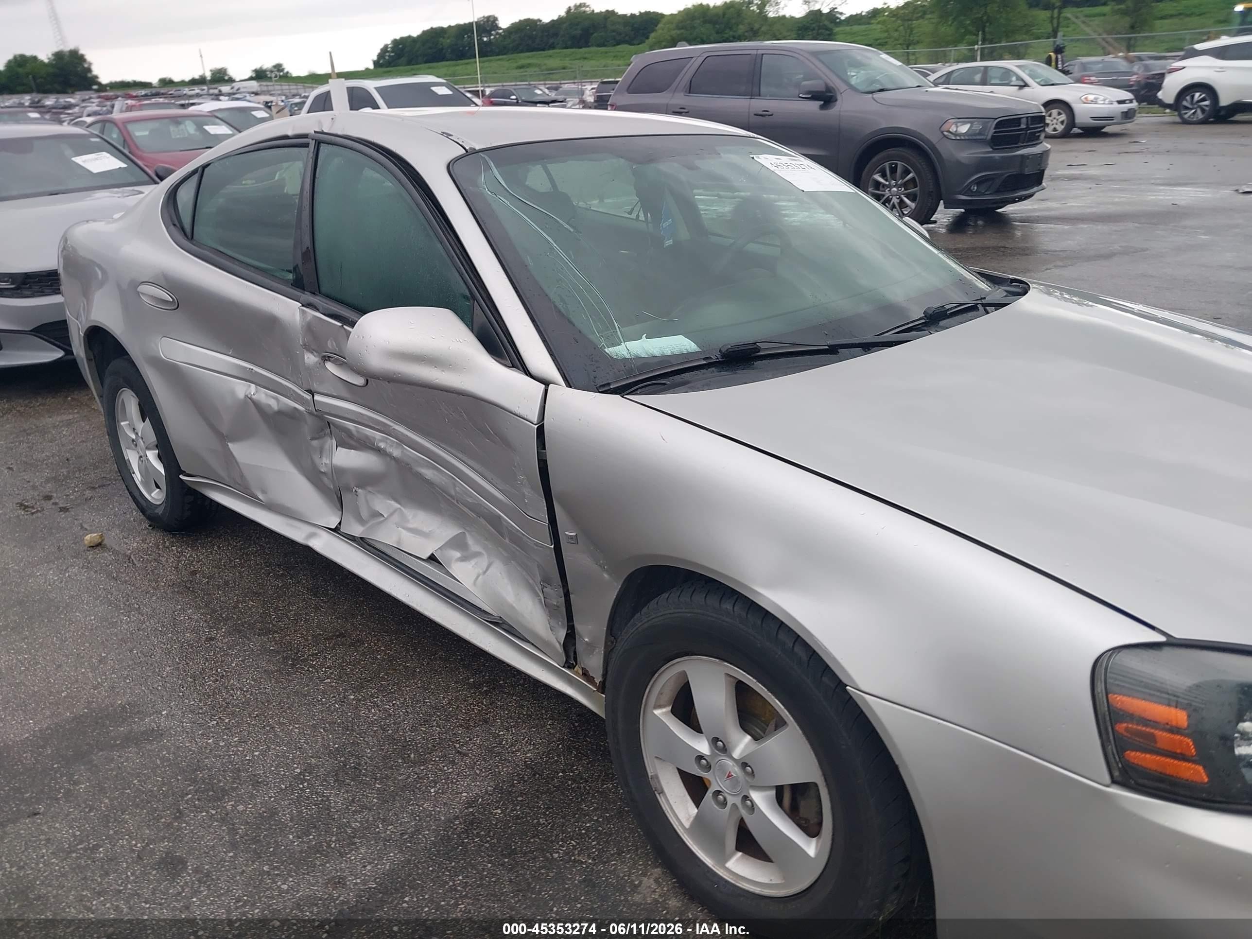 2007 Pontiac Grand Prix   Серебряный vin: 2G2WP552671108896