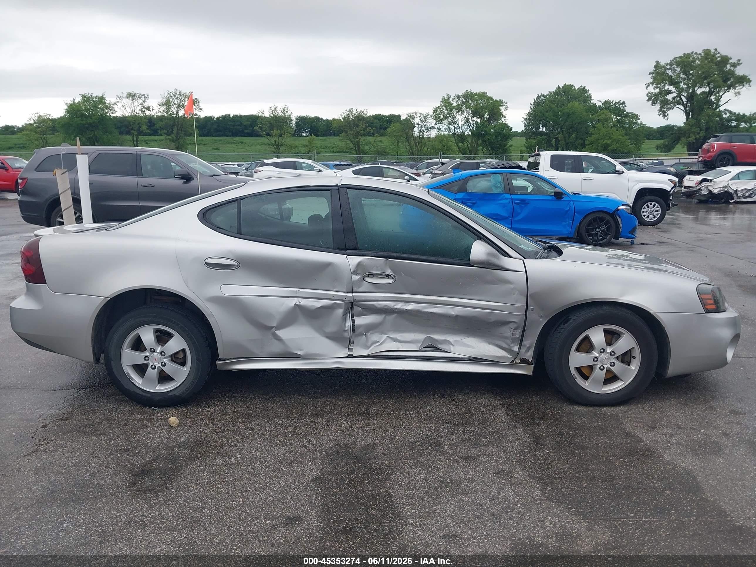 2007 Pontiac Grand Prix   Серебряный vin: 2G2WP552671108896