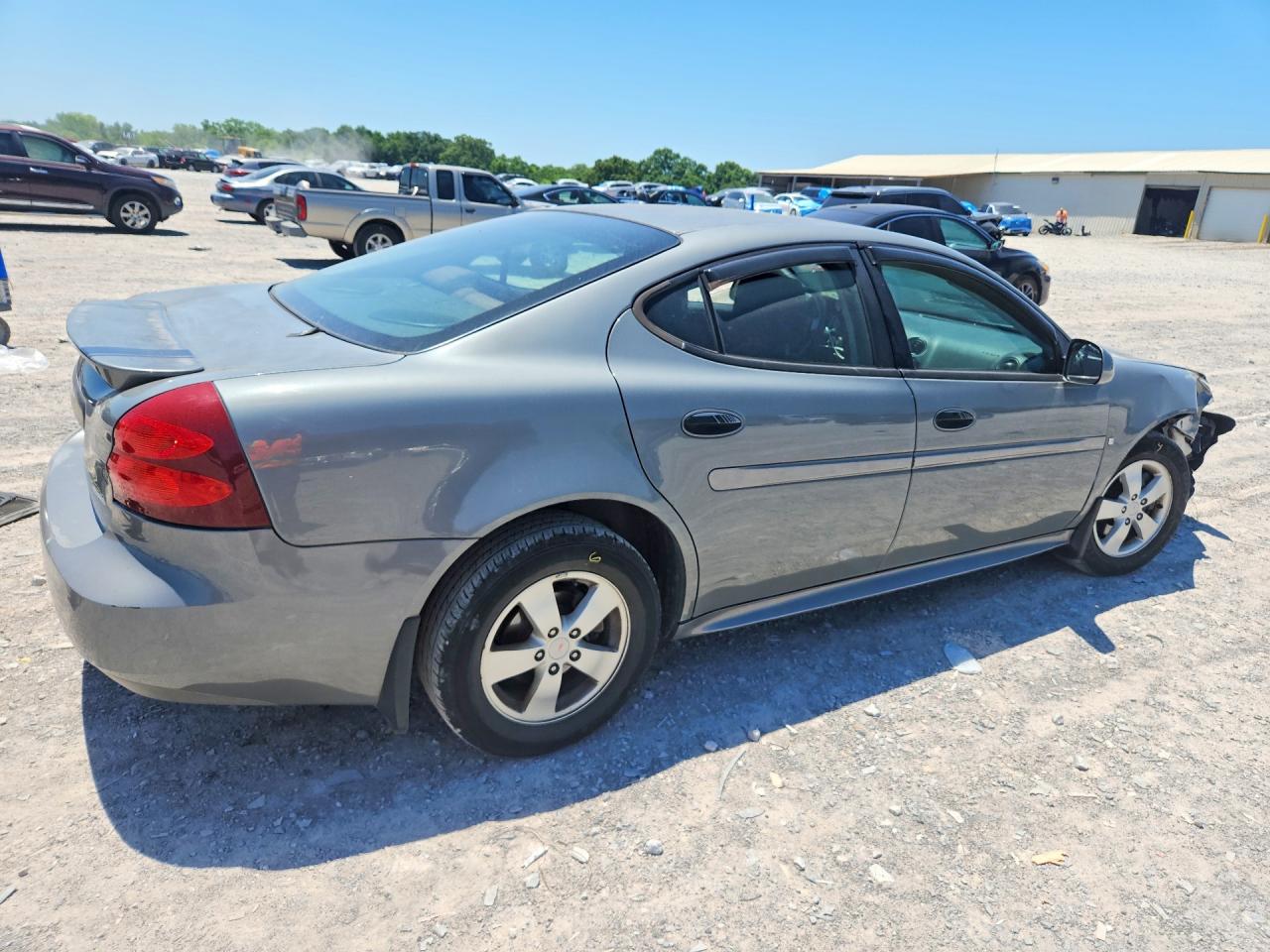 2008 Pontiac Grand Prix Silver vin: 2G2WP552681144427