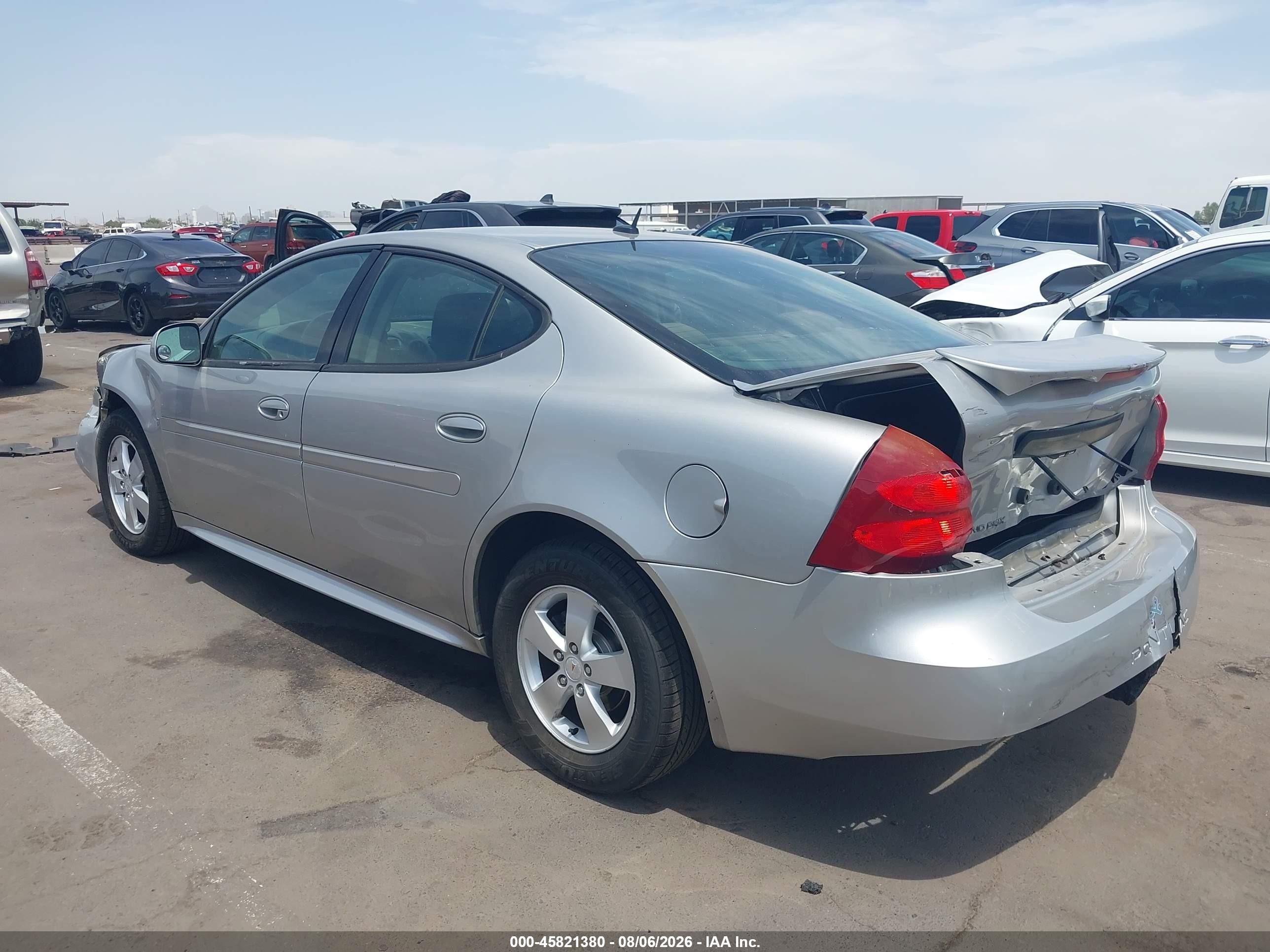 2008 Pontiac Grand Prix   Silver vin: 2G2WP552681175743
