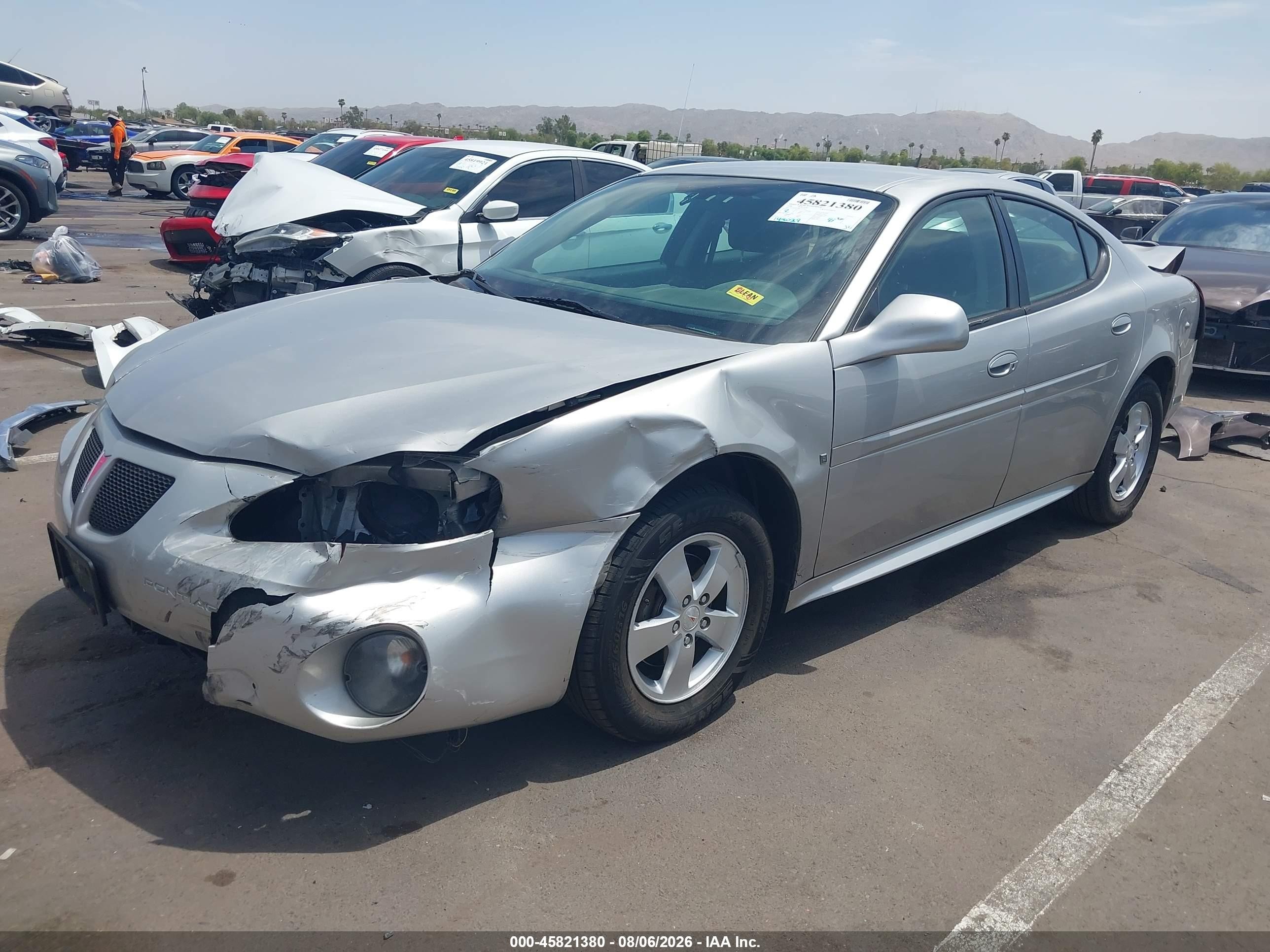 2008 Pontiac Grand Prix   Silver vin: 2G2WP552681175743