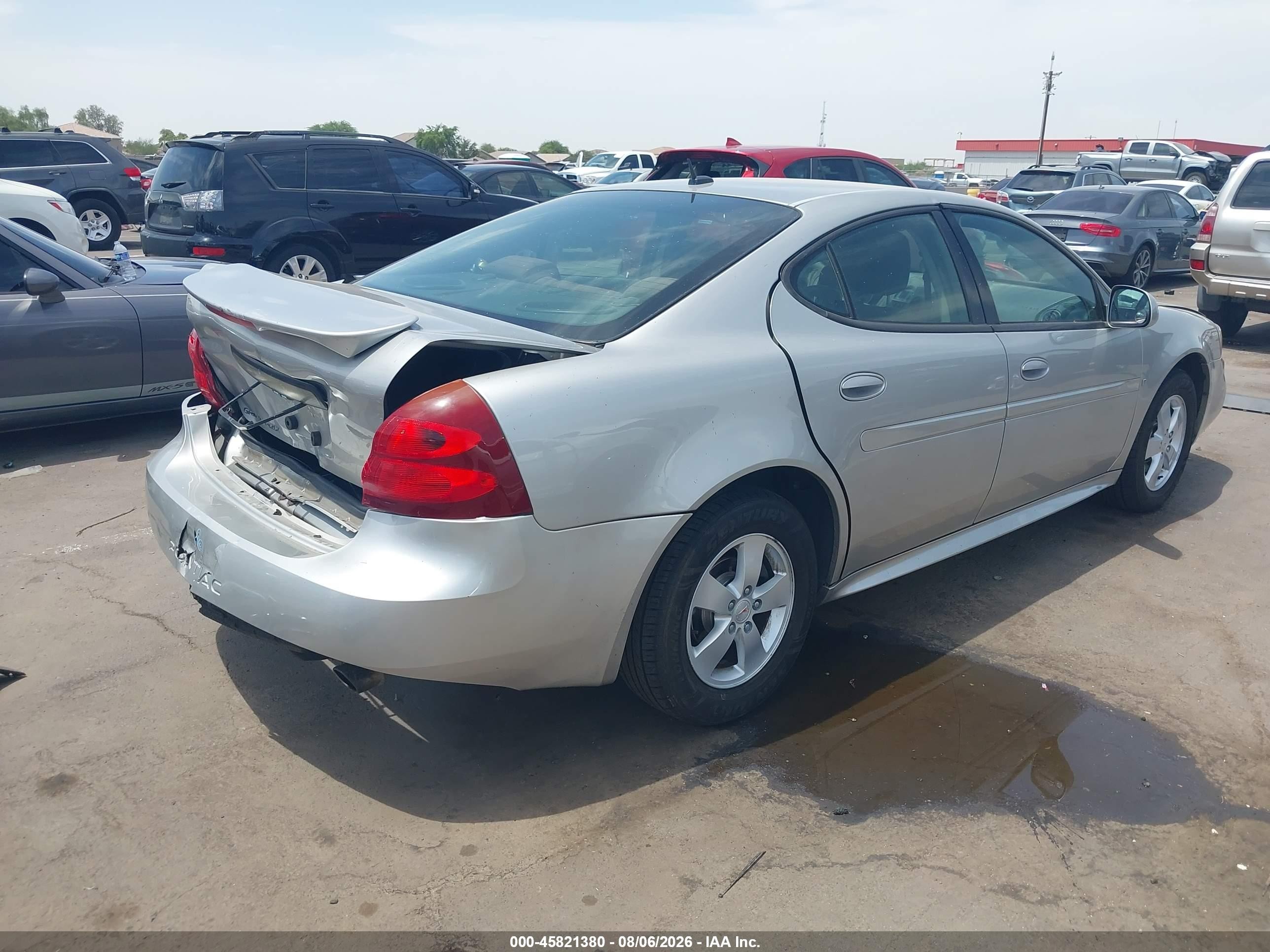 2008 Pontiac Grand Prix   Silver vin: 2G2WP552681175743