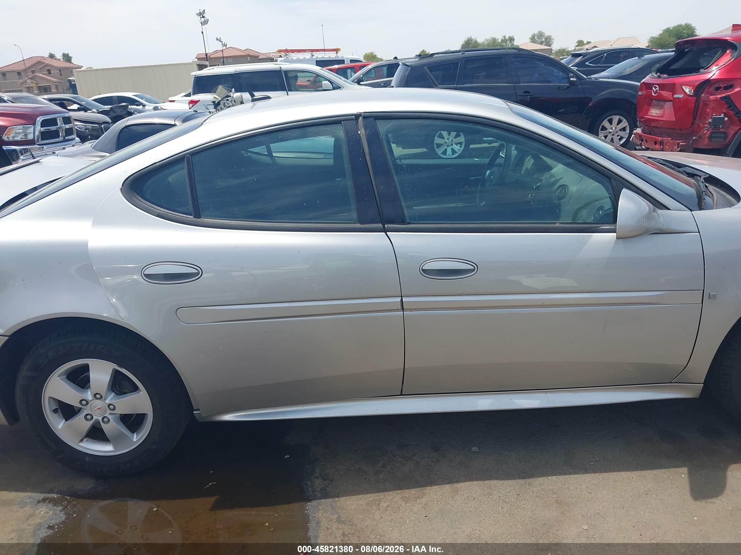 2008 Pontiac Grand Prix   Silver vin: 2G2WP552681175743