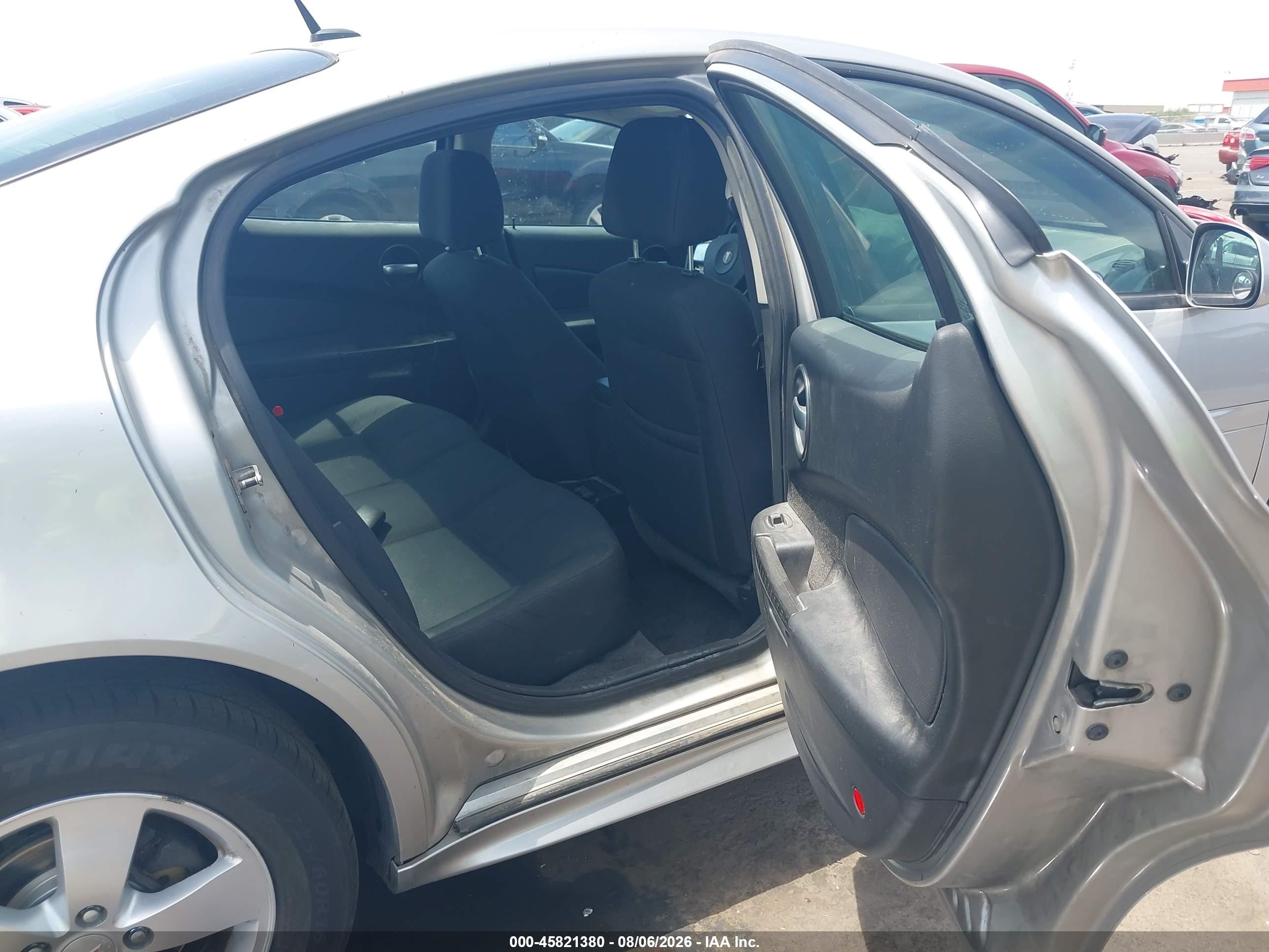 2008 Pontiac Grand Prix   Silver vin: 2G2WP552681175743